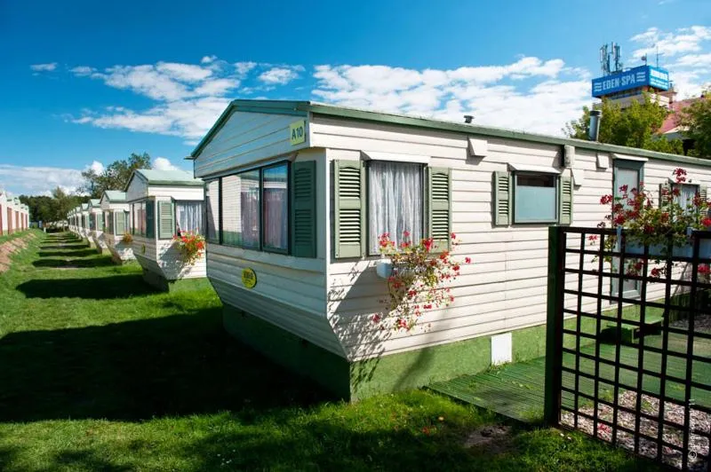 Property building in Domki Holenderskie Eden Resort & Spa