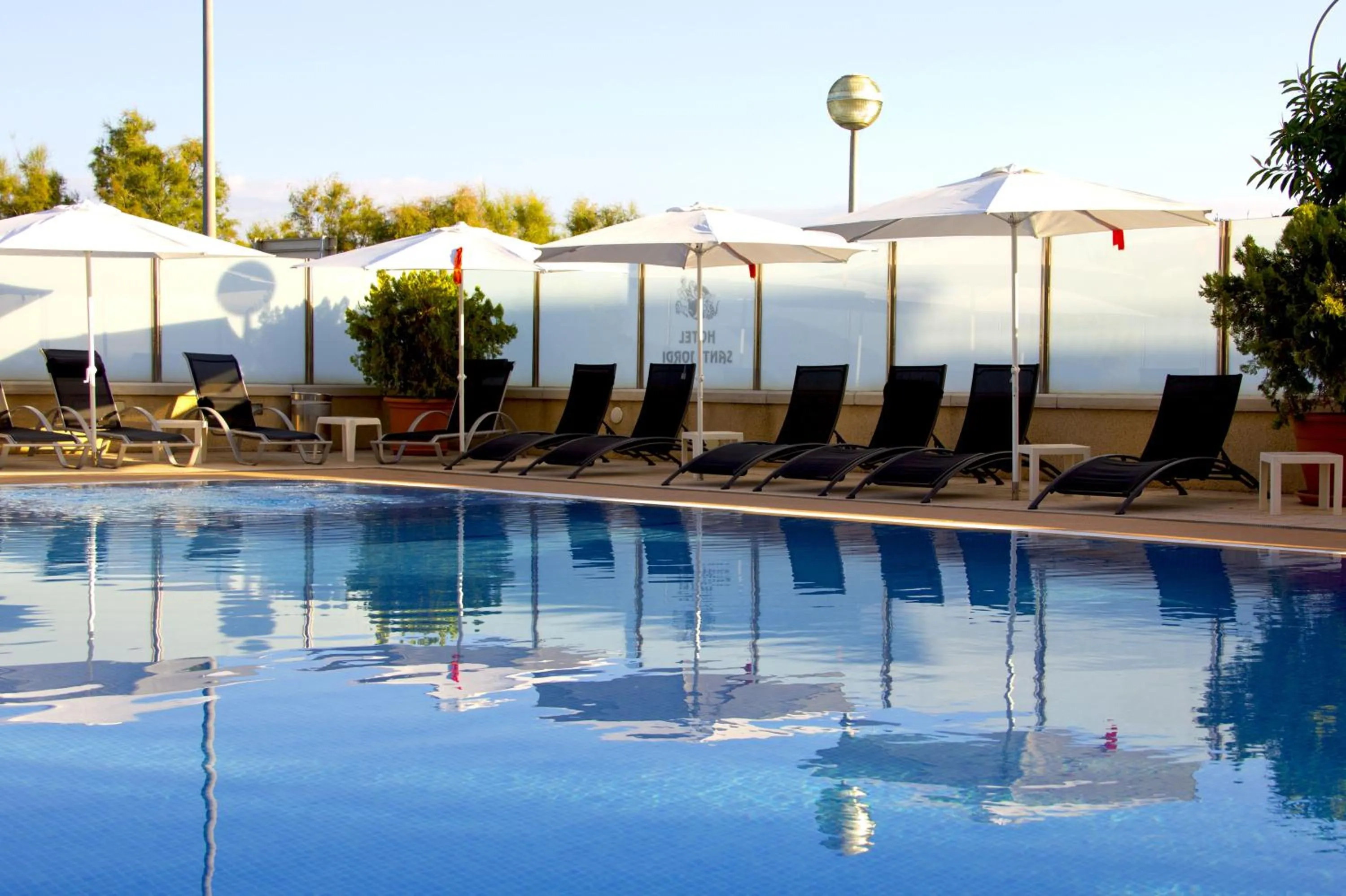 Swimming pool in Hotel Sant Jordi