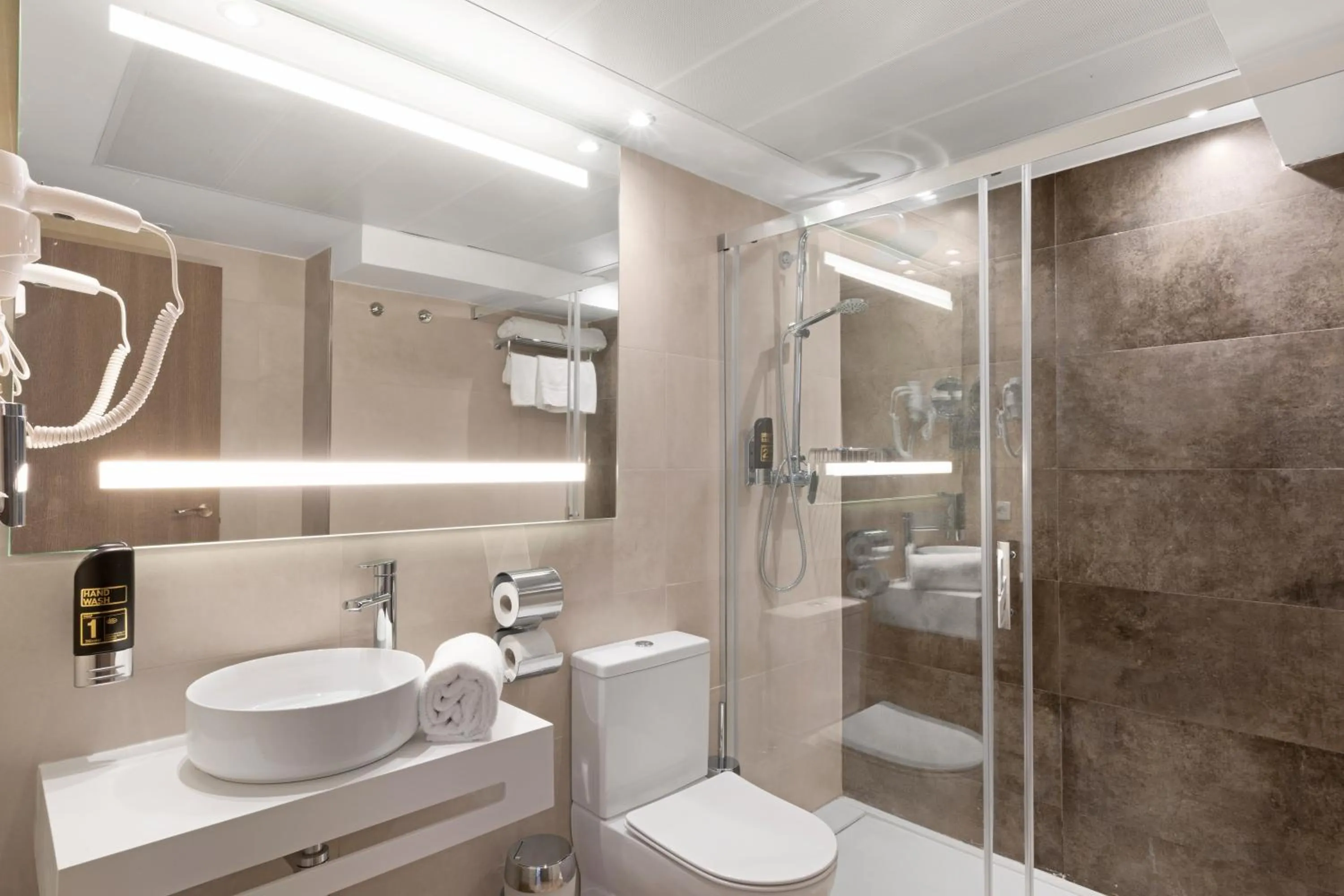 Bathroom in Hotel Sant Jordi