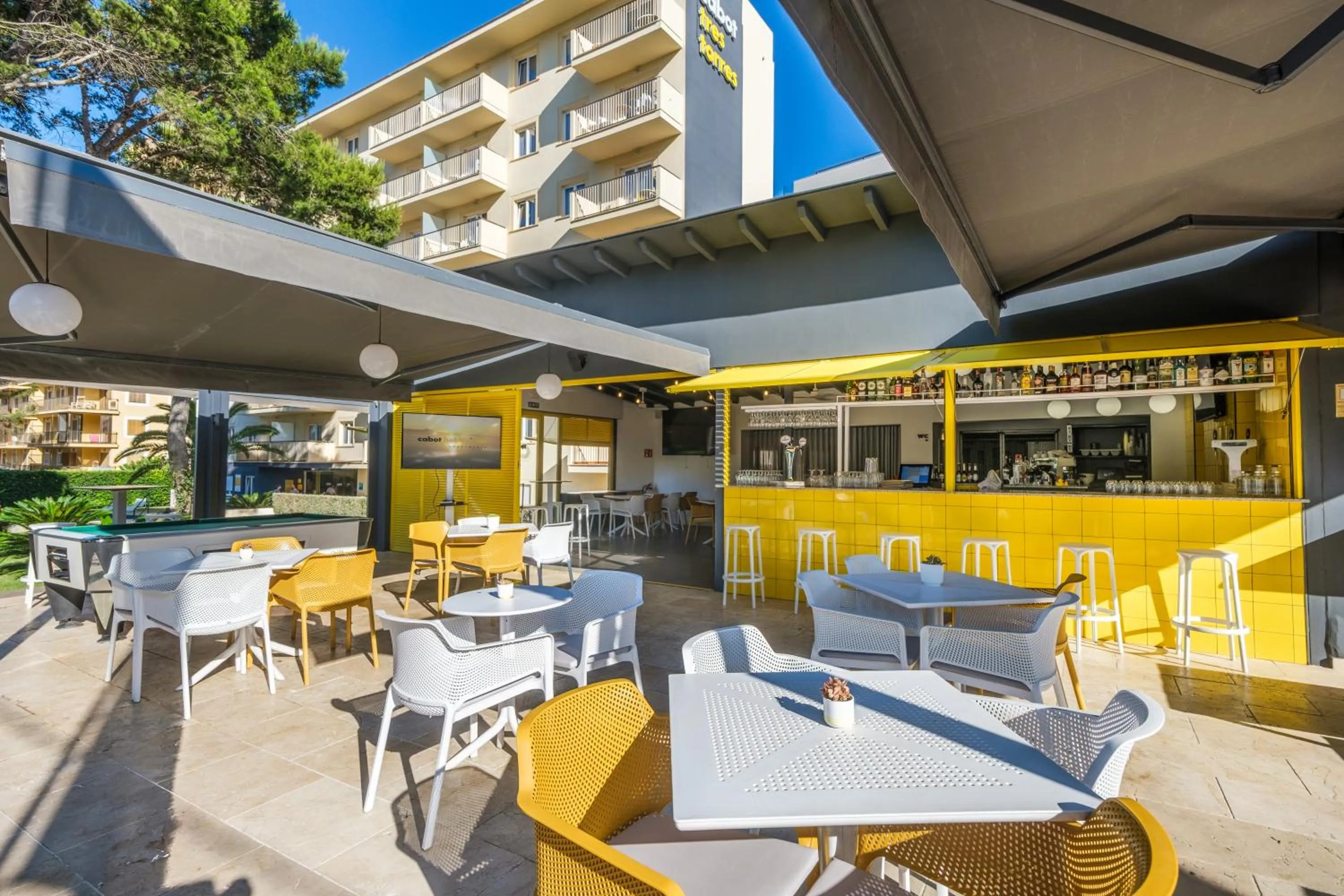 Restaurant/places to eat in Cabot Tres Torres Apartamentos