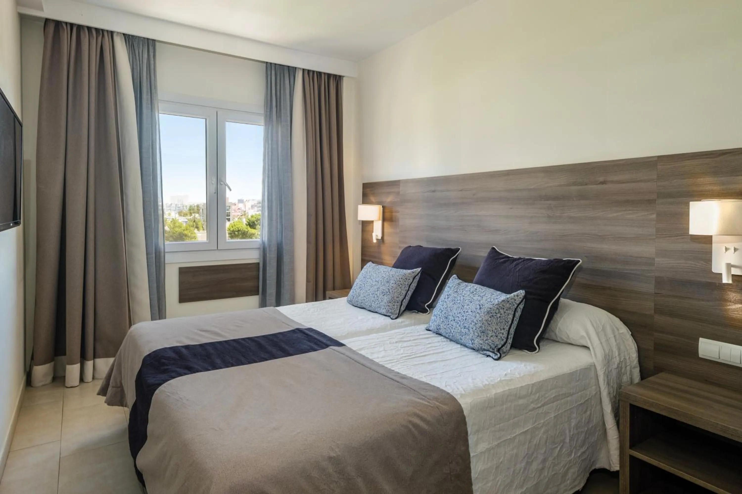 Bedroom, Bed in Cabot Tres Torres Apartamentos