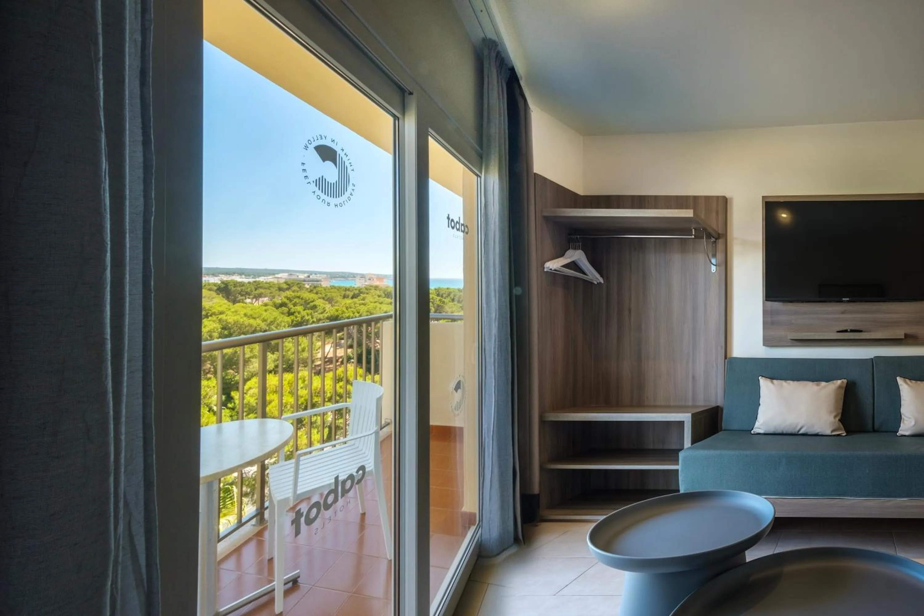 Balcony/Terrace in Cabot Tres Torres Apartamentos