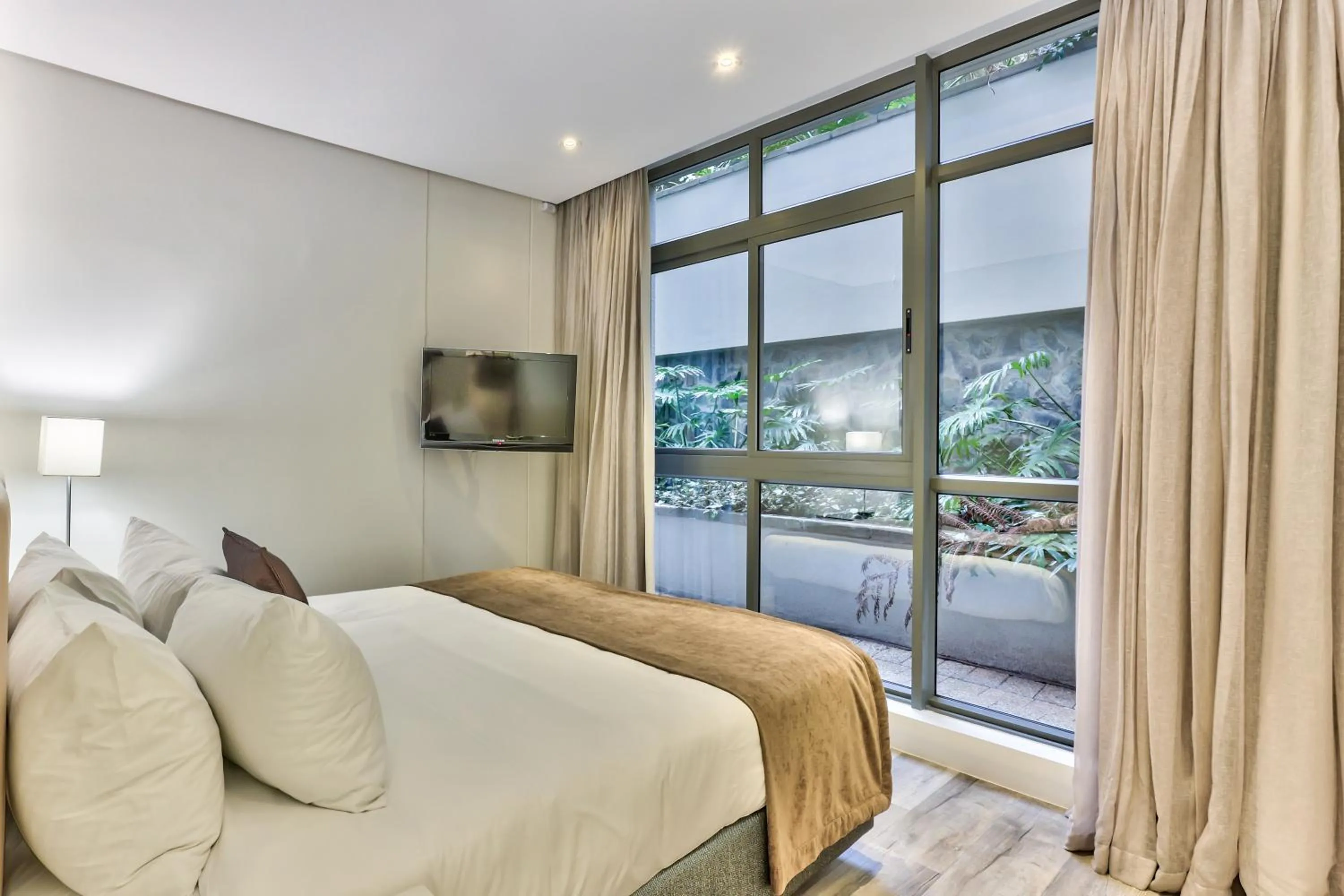 Bedroom, Bed in Lawhill Luxury Apartments - V & A Waterfront