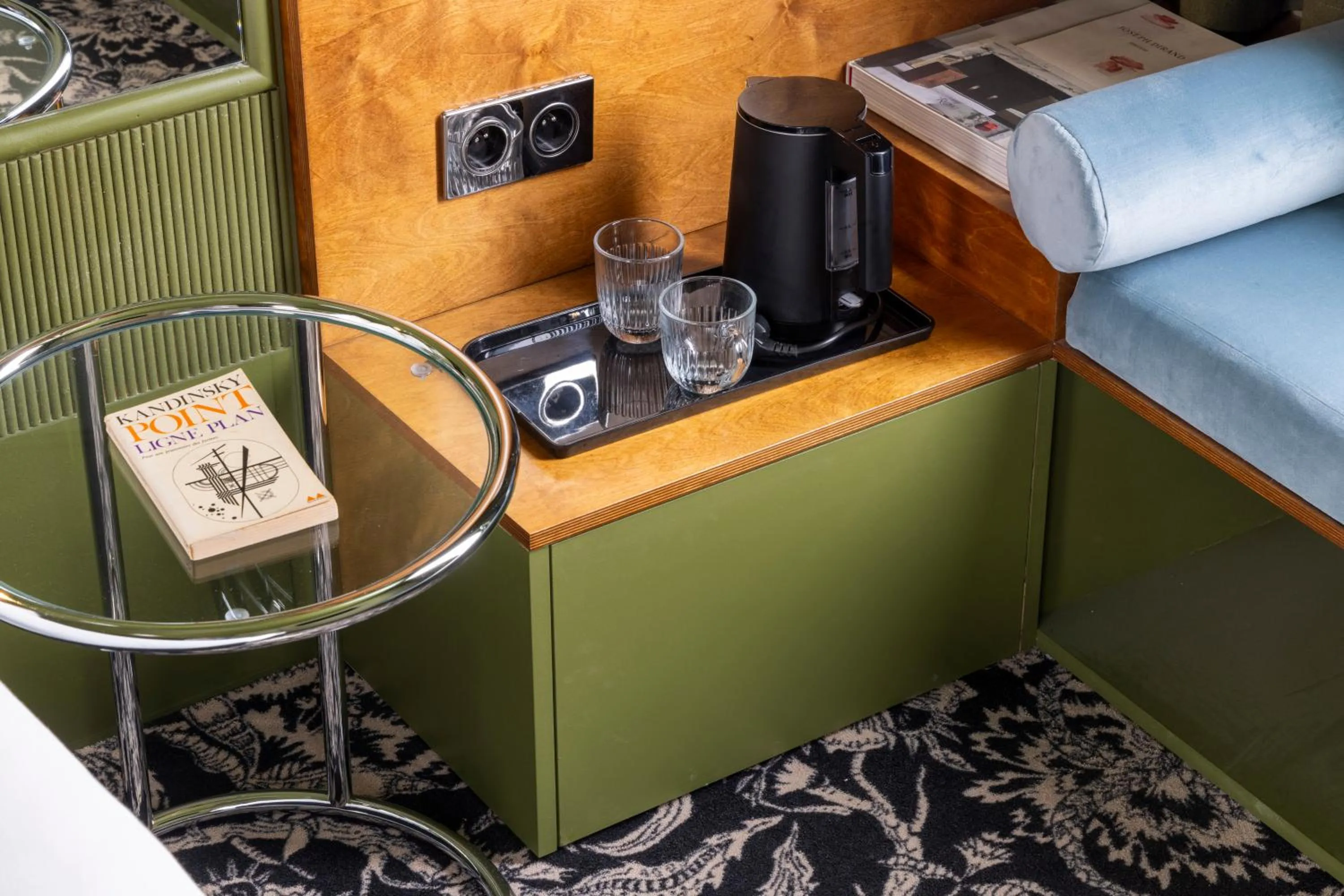 Coffee/tea facilities in Hôtel La Conversation