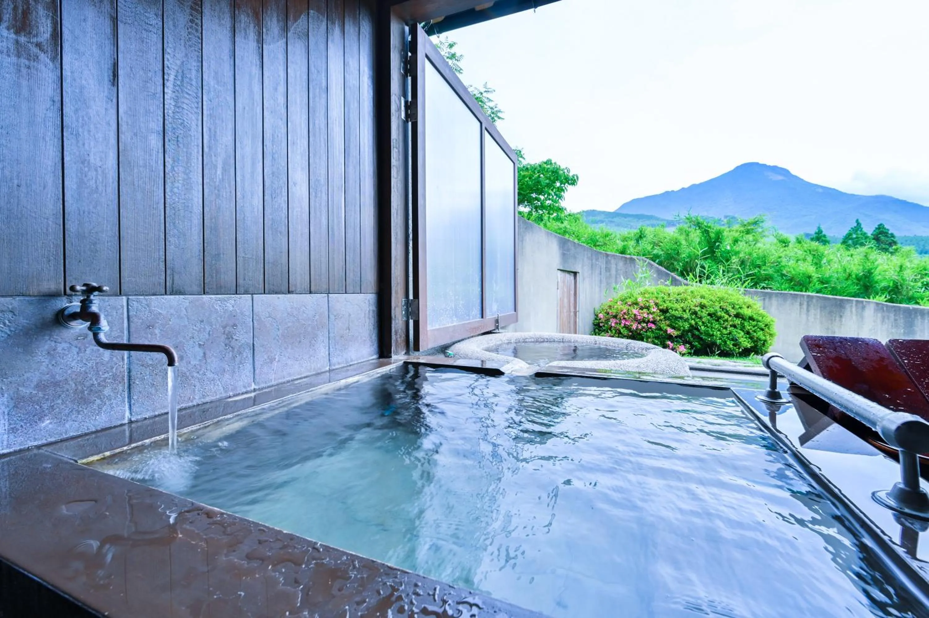 Open Air Bath in Ikkoten