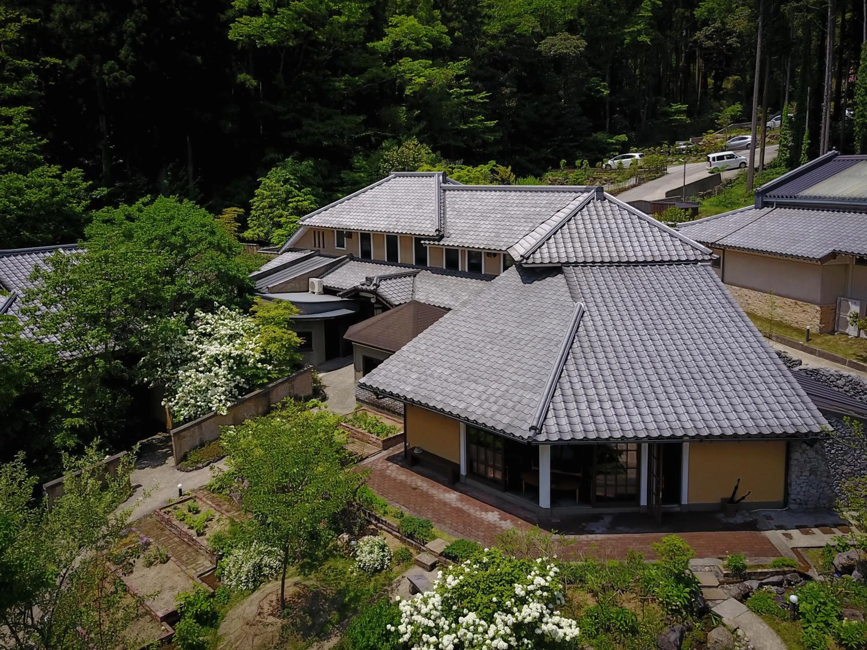 Property building in Ikkoten