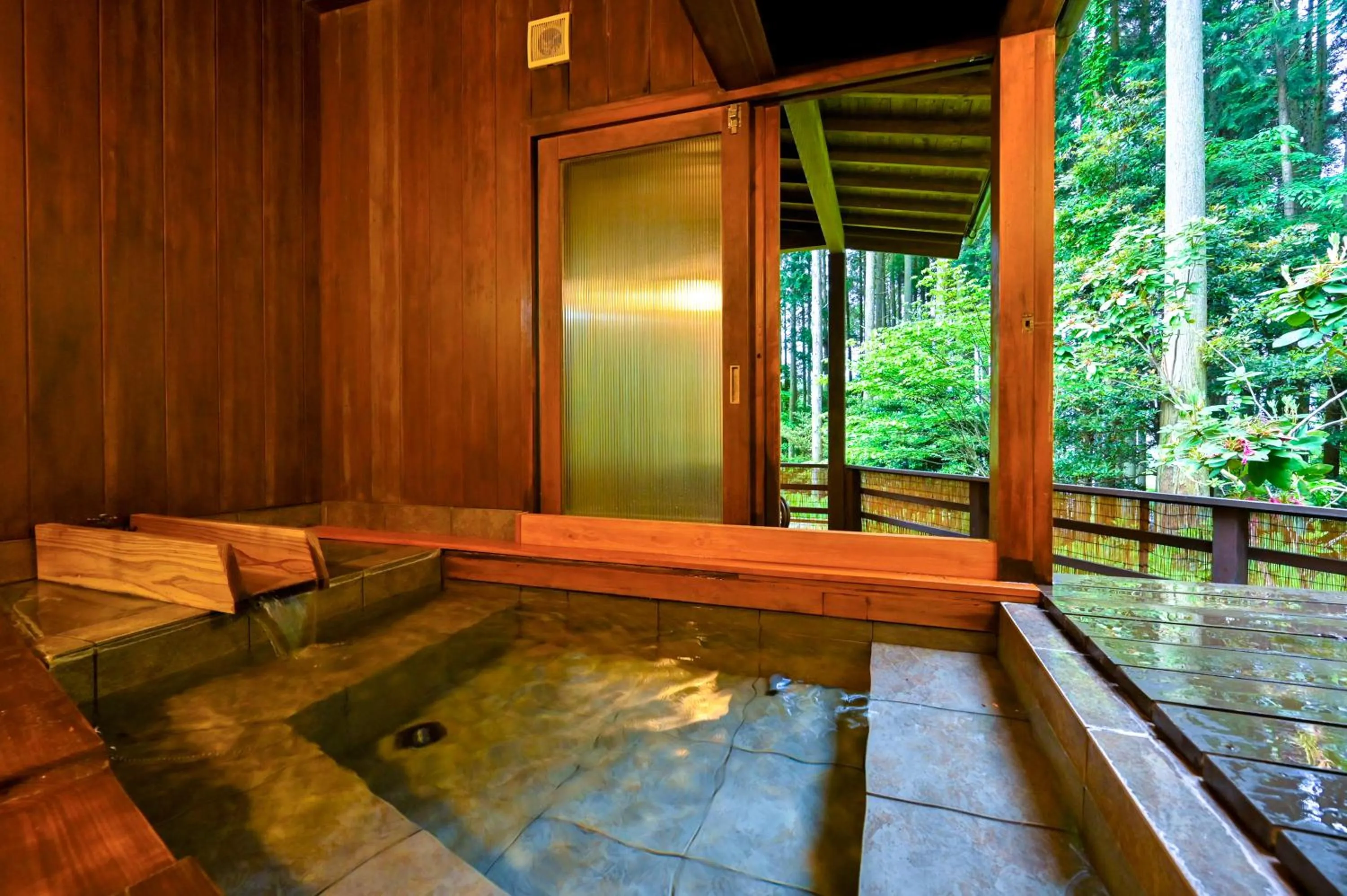 Open Air Bath in Ikkoten