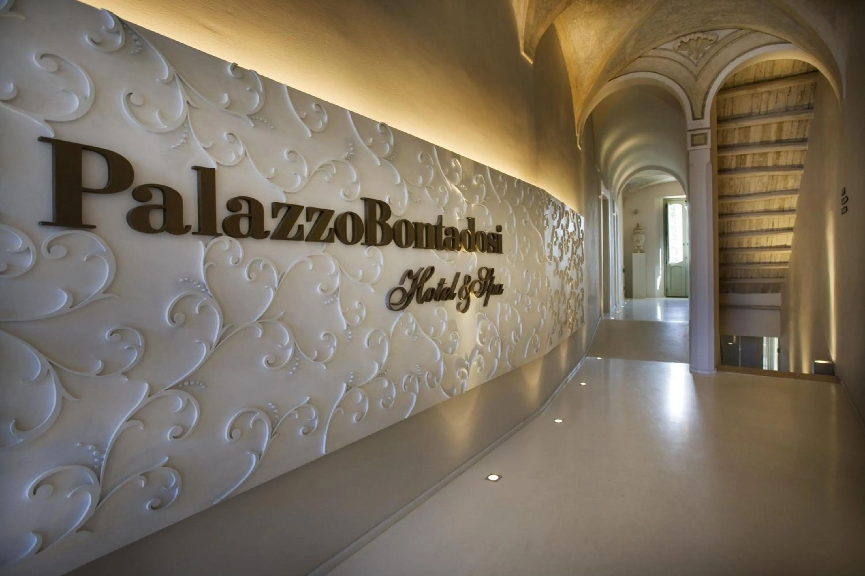 Facade/entrance in Palazzo Bontadosi Hotel & Spa