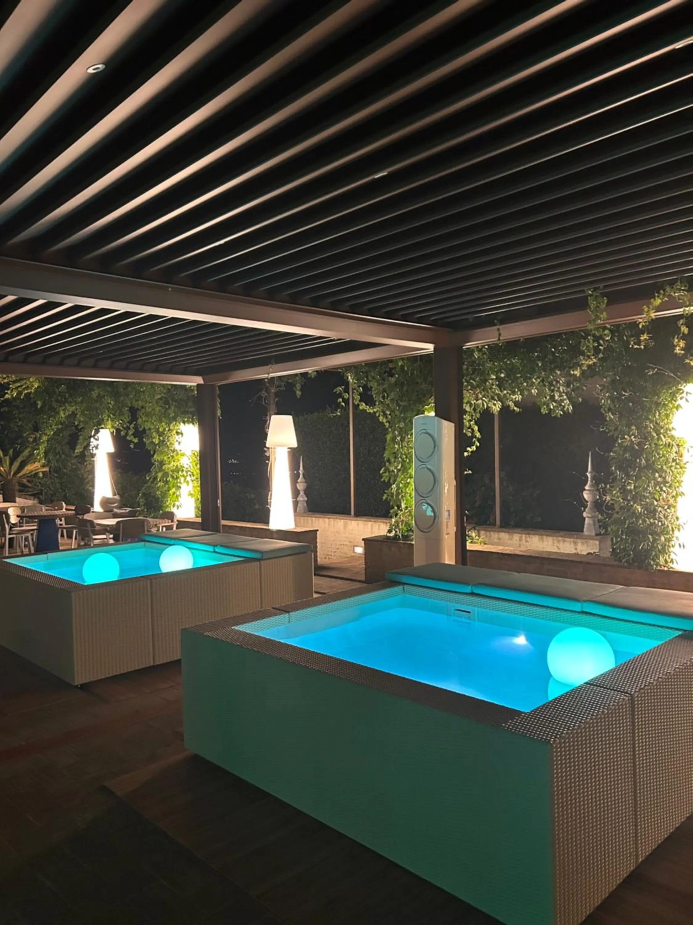 Hot Tub in Palazzo Bontadosi Hotel & Spa