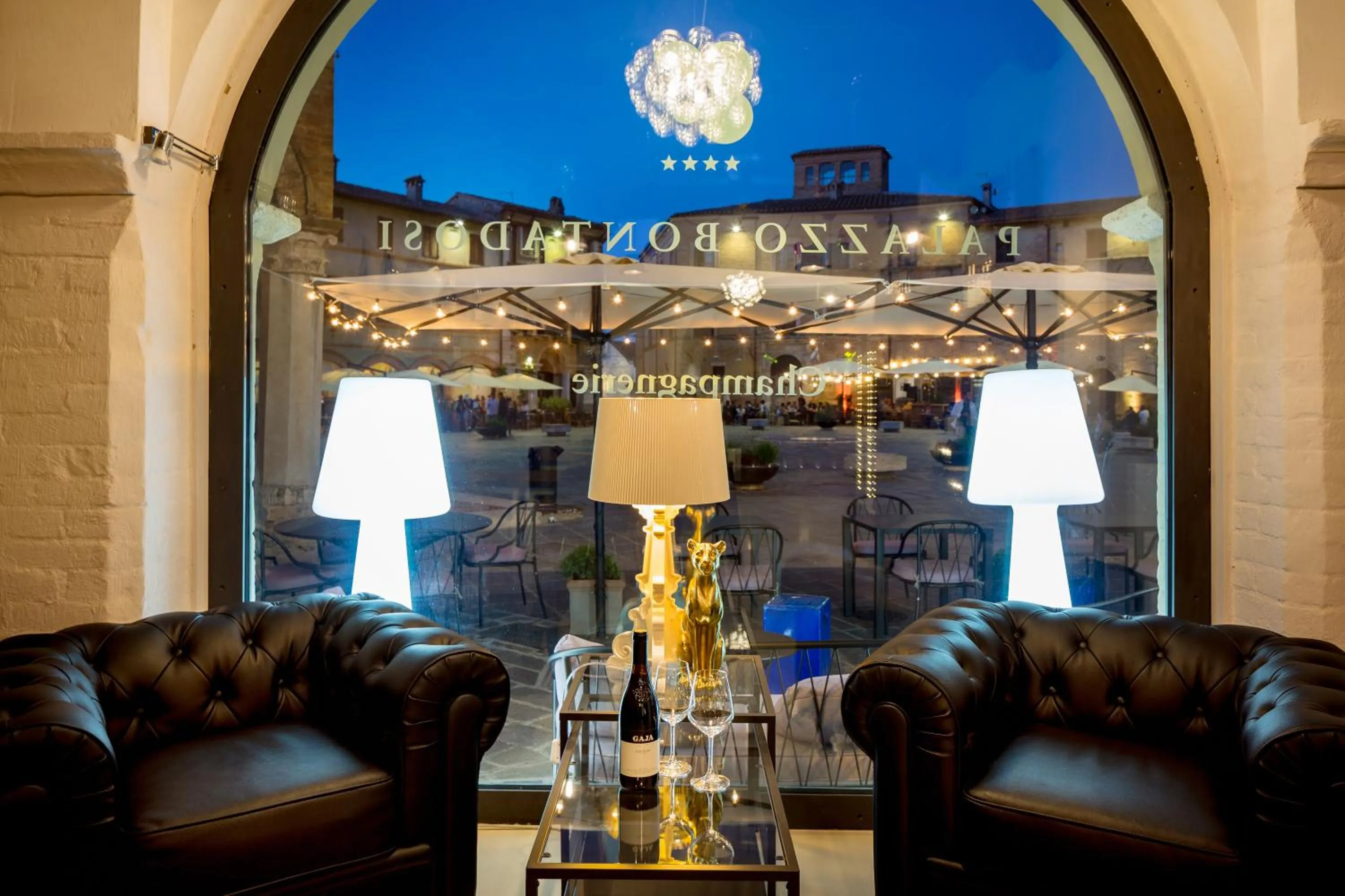 Lounge or bar in Palazzo Bontadosi Hotel & Spa