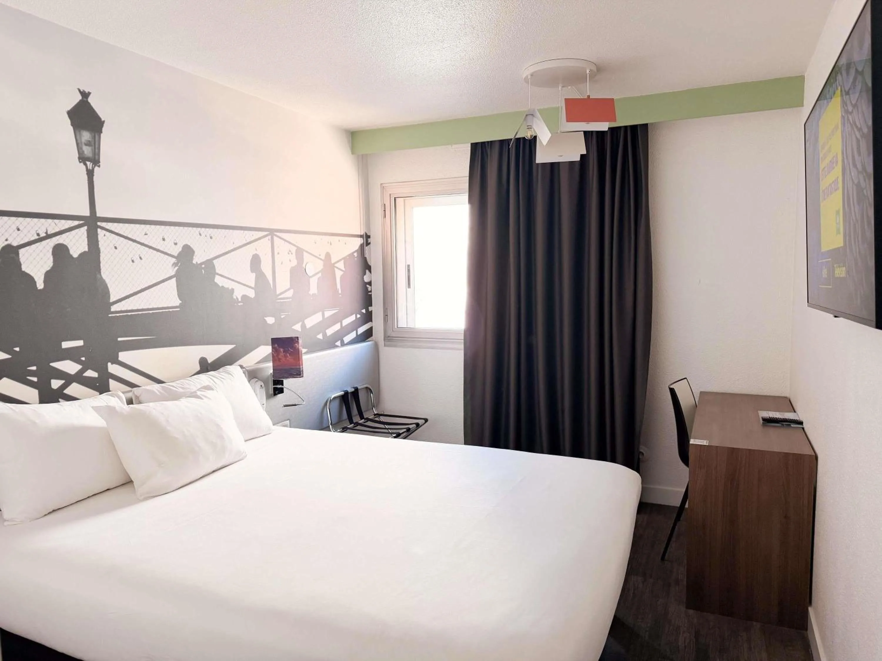Bedroom, Bed in ibis Styles Paris Tolbiac Bibliotheque