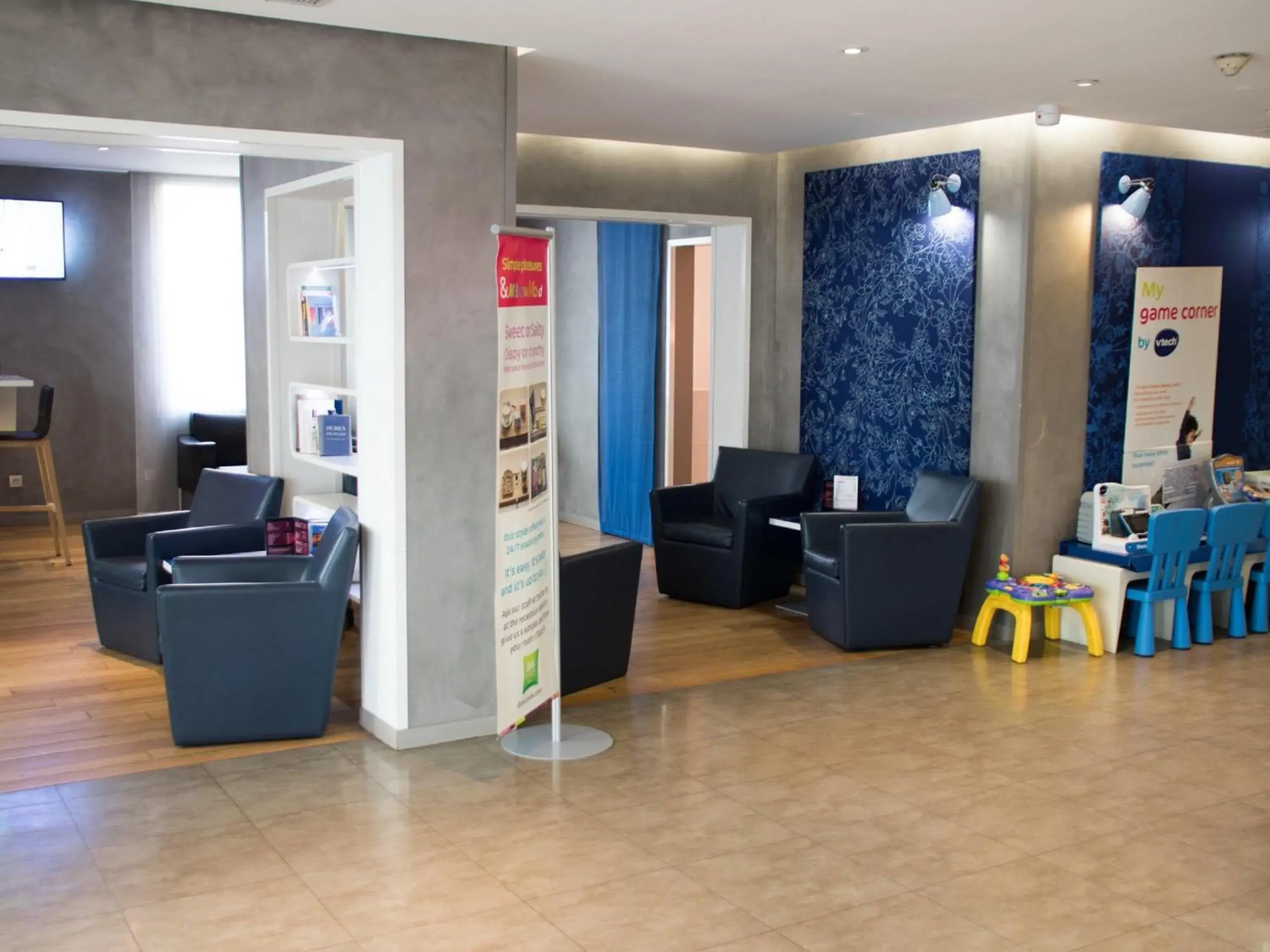 Lounge or bar in ibis Styles Paris Tolbiac Bibliotheque Lounge or bar in ibis Styles Paris Tolbiac Bibliotheque