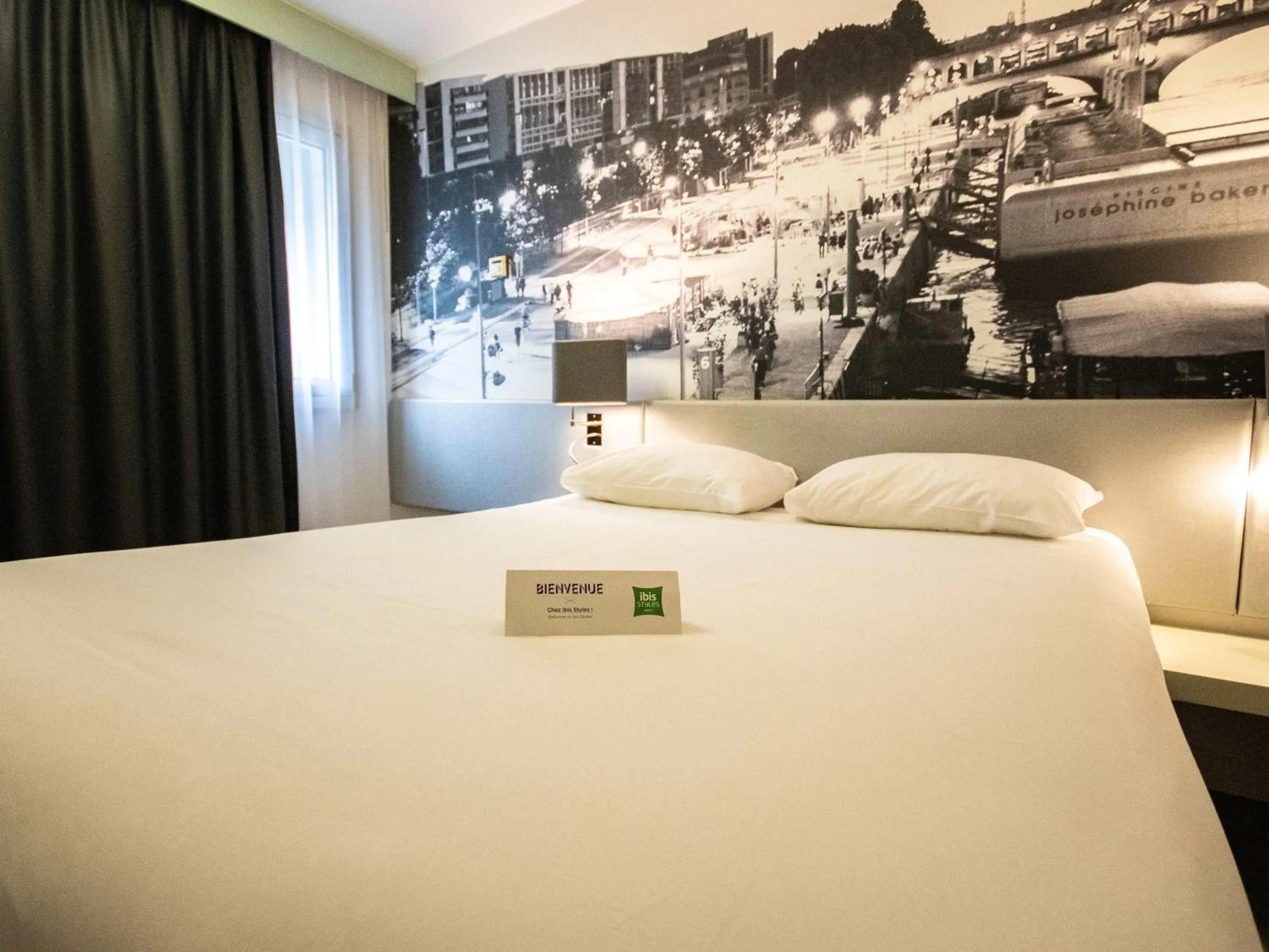 Bedroom, Bed in ibis Styles Paris Tolbiac Bibliotheque