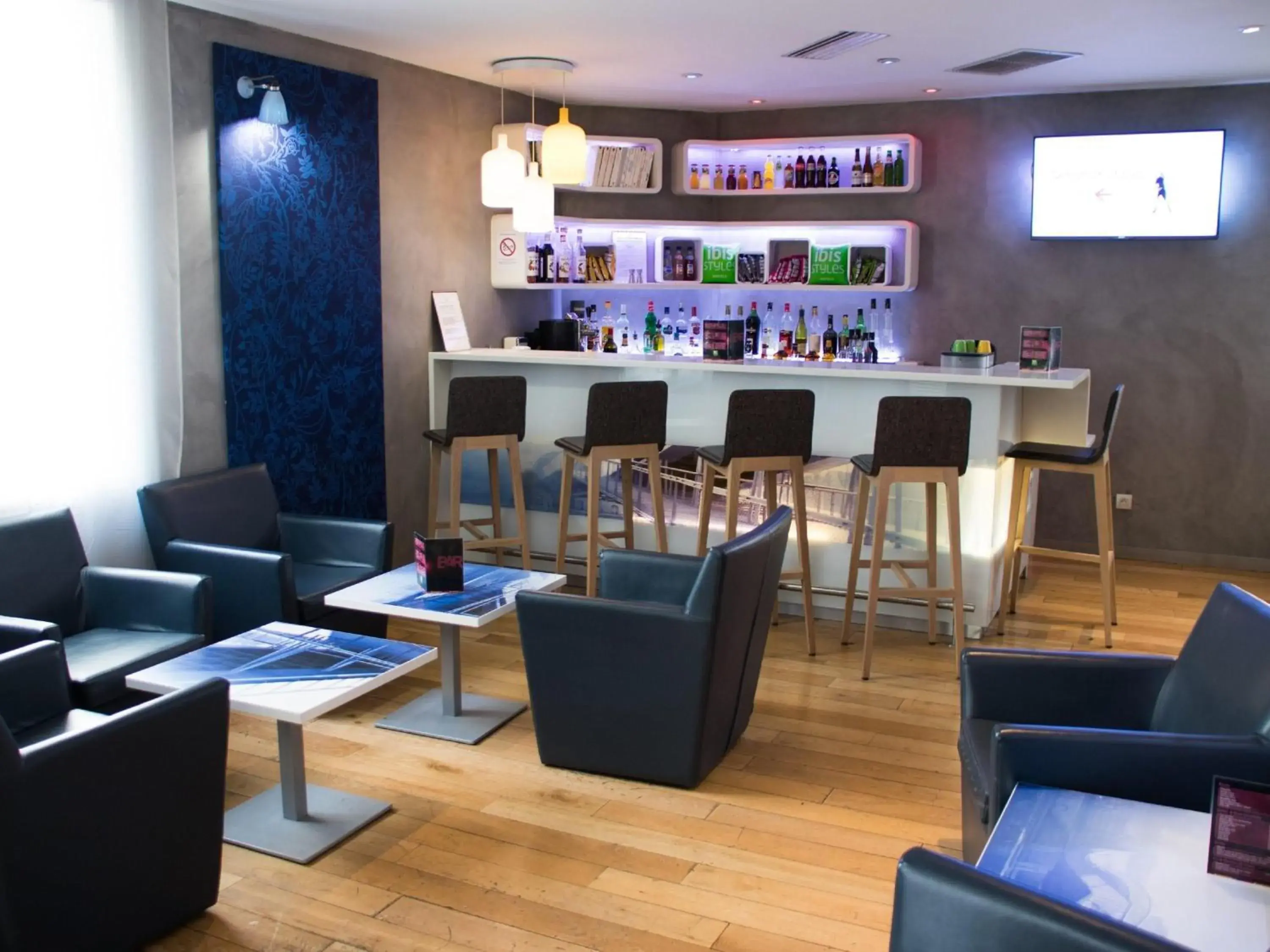 Lounge or bar in ibis Styles Paris Tolbiac Bibliotheque Lounge or bar in ibis Styles Paris Tolbiac Bibliotheque