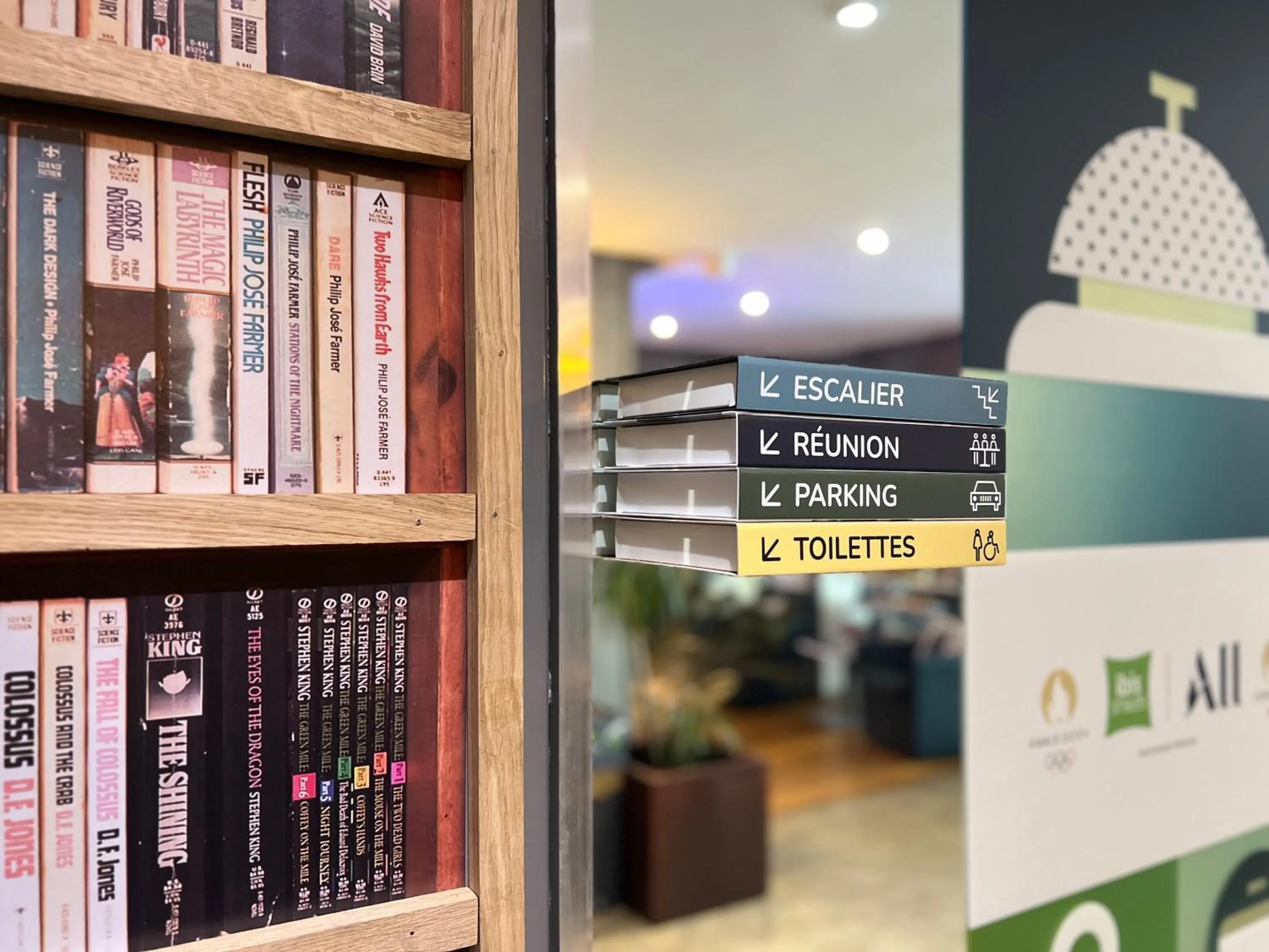 Library in ibis Styles Paris Tolbiac Bibliotheque