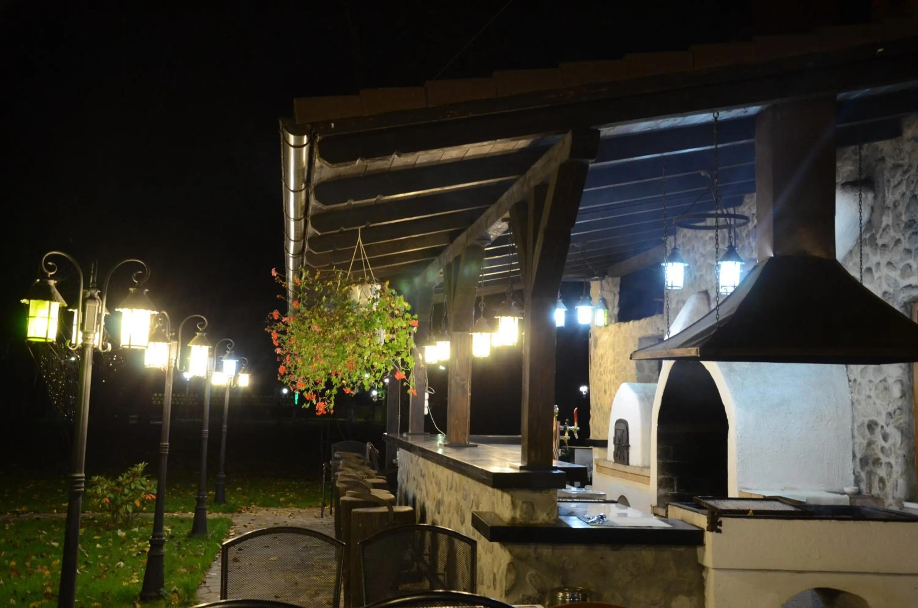 Night in Hotel Gradina Morii