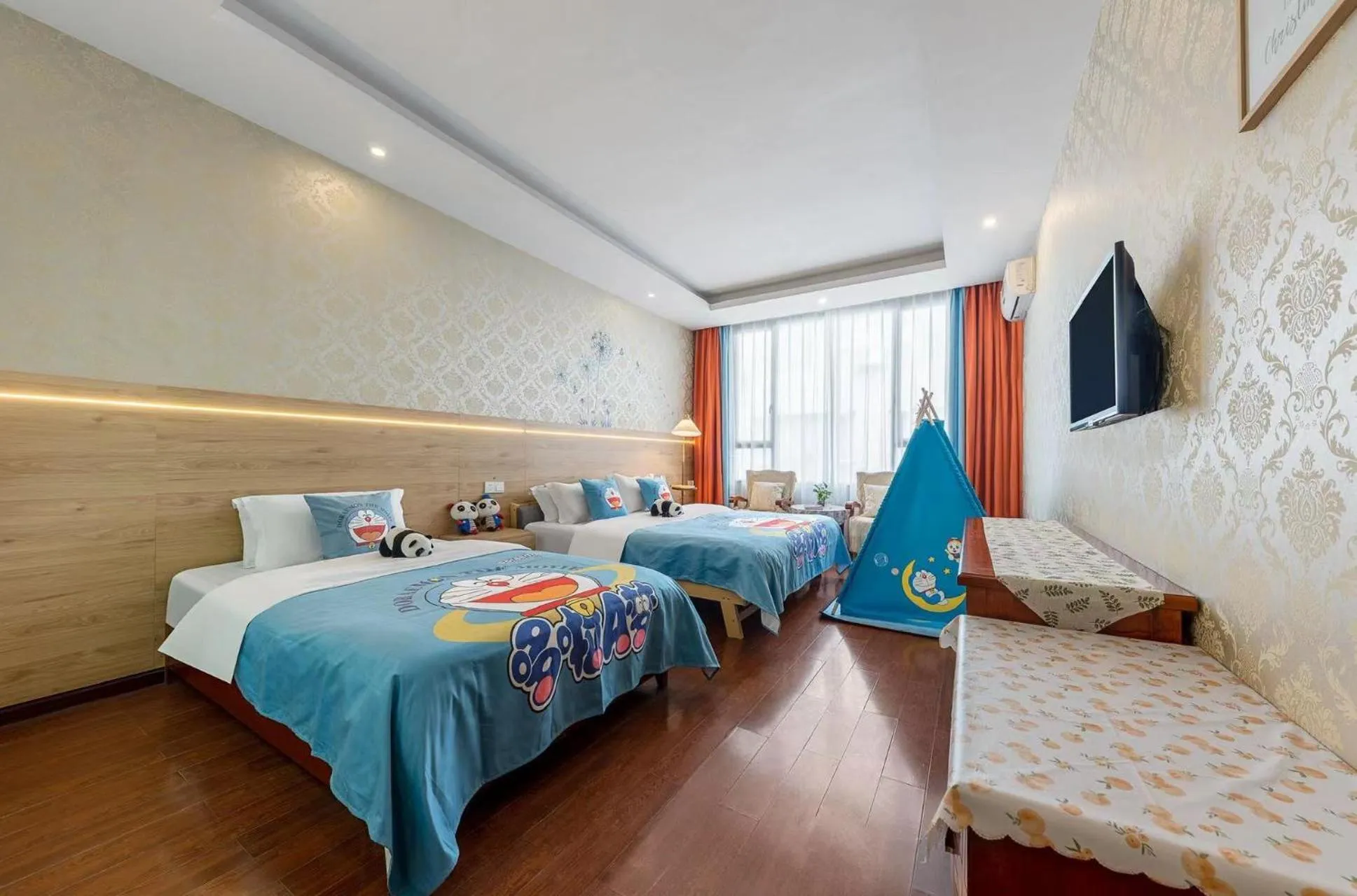 Bed in Emeishan Hongzhao Hotel