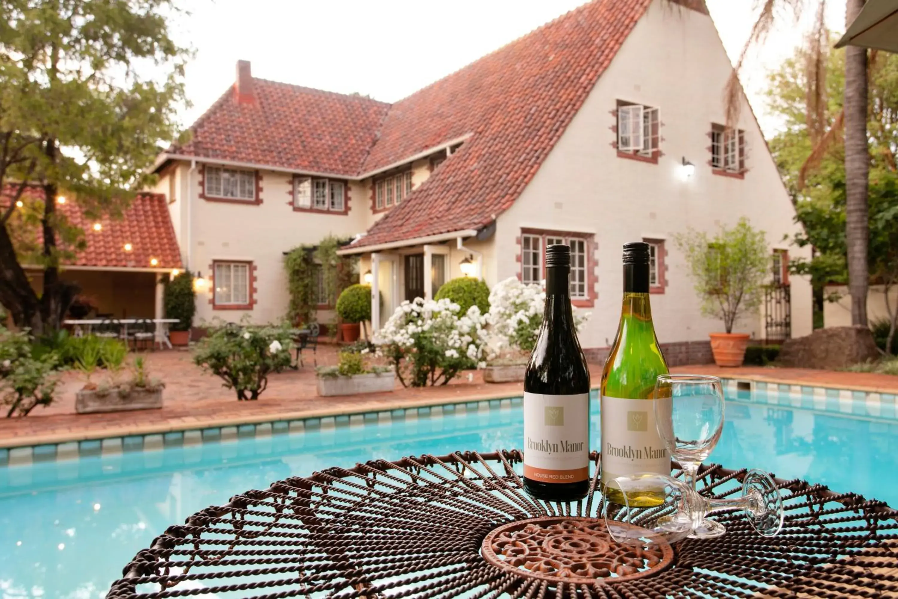 Pool view in Brooklyn Manor Pool view in Brooklyn Manor