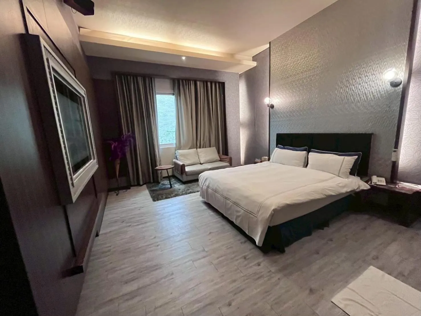 Bed in Her Home Spa Motel Chiayi