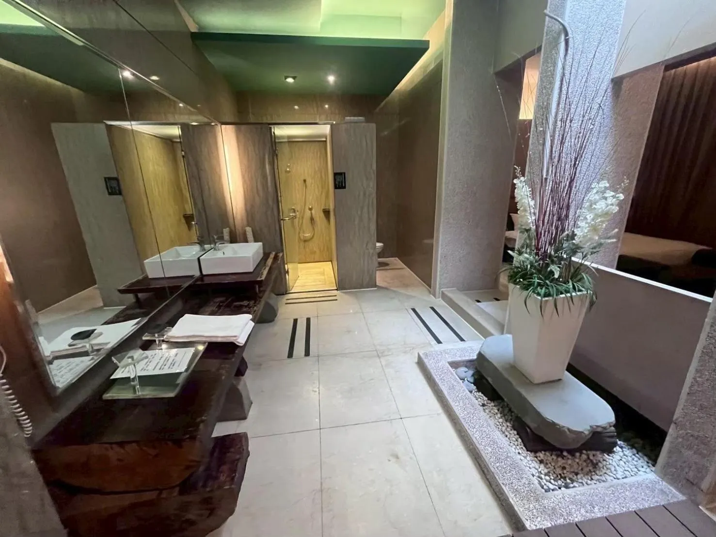 Bed in Her Home Spa Motel Chiayi