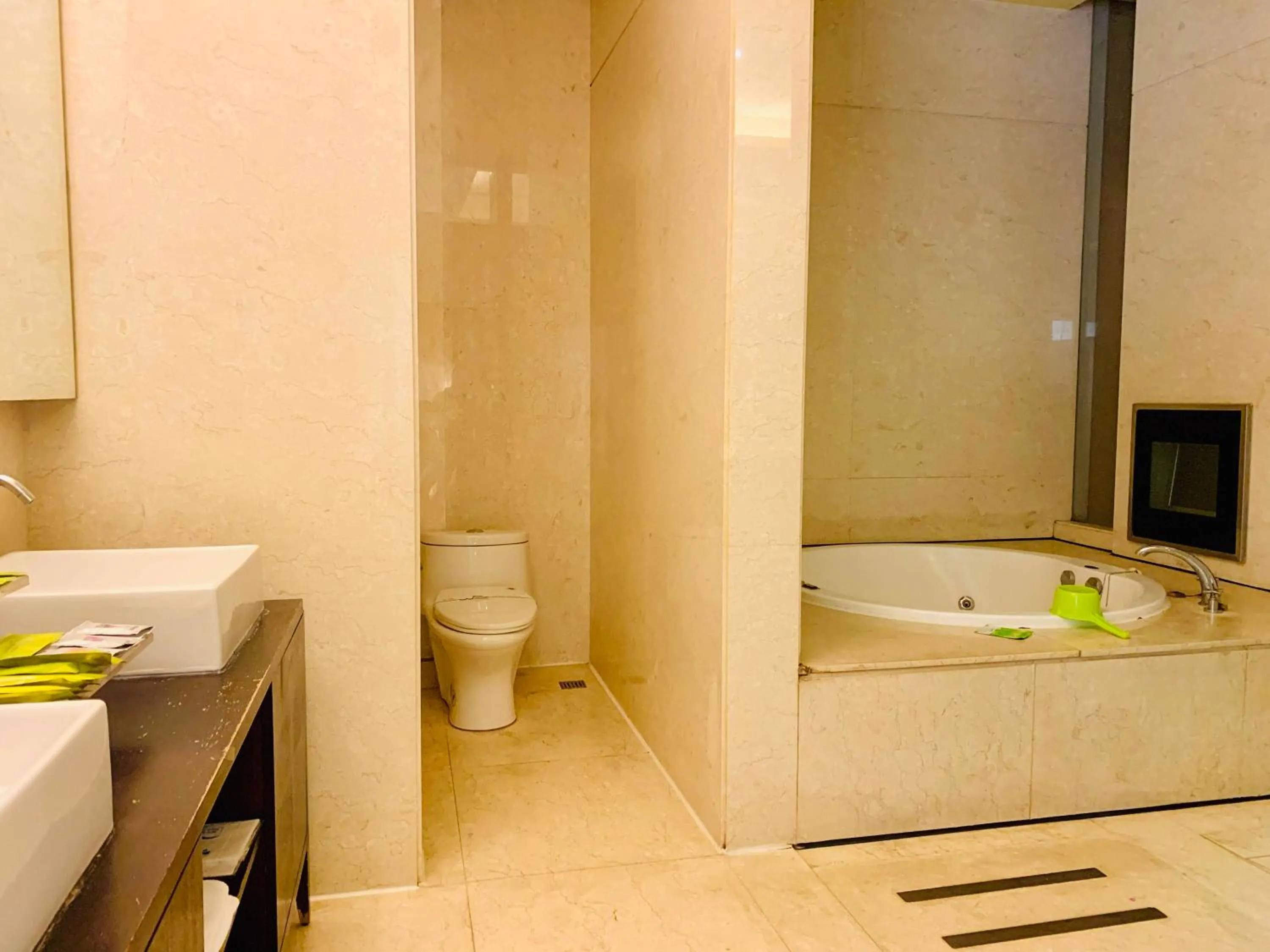 Her Home Spa Motel Chiayi