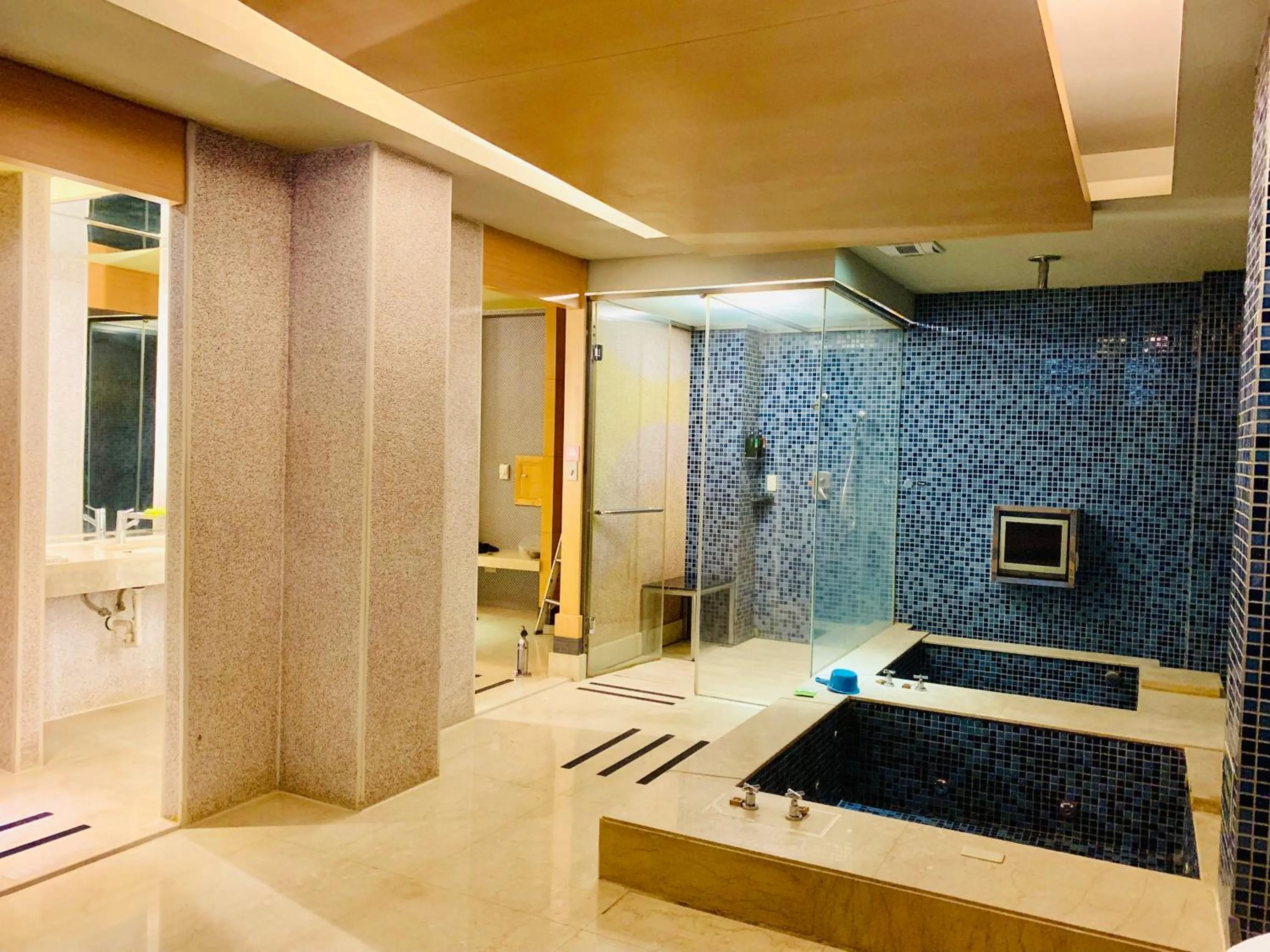 Her Home Spa Motel Chiayi