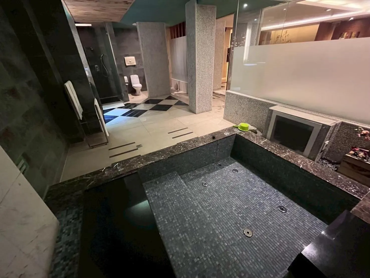 Her Home Spa Motel Chiayi