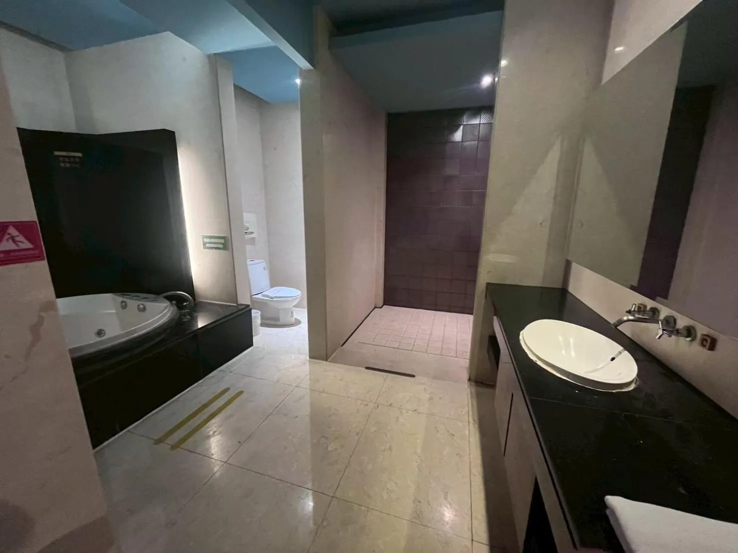 Her Home Spa Motel Chiayi