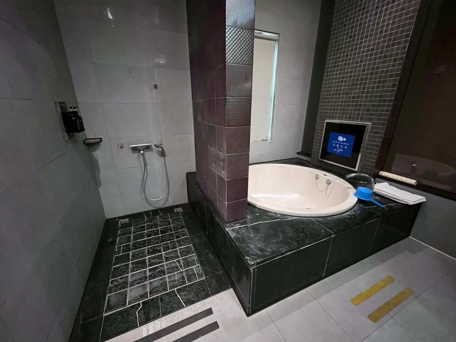 Her Home Spa Motel Chiayi