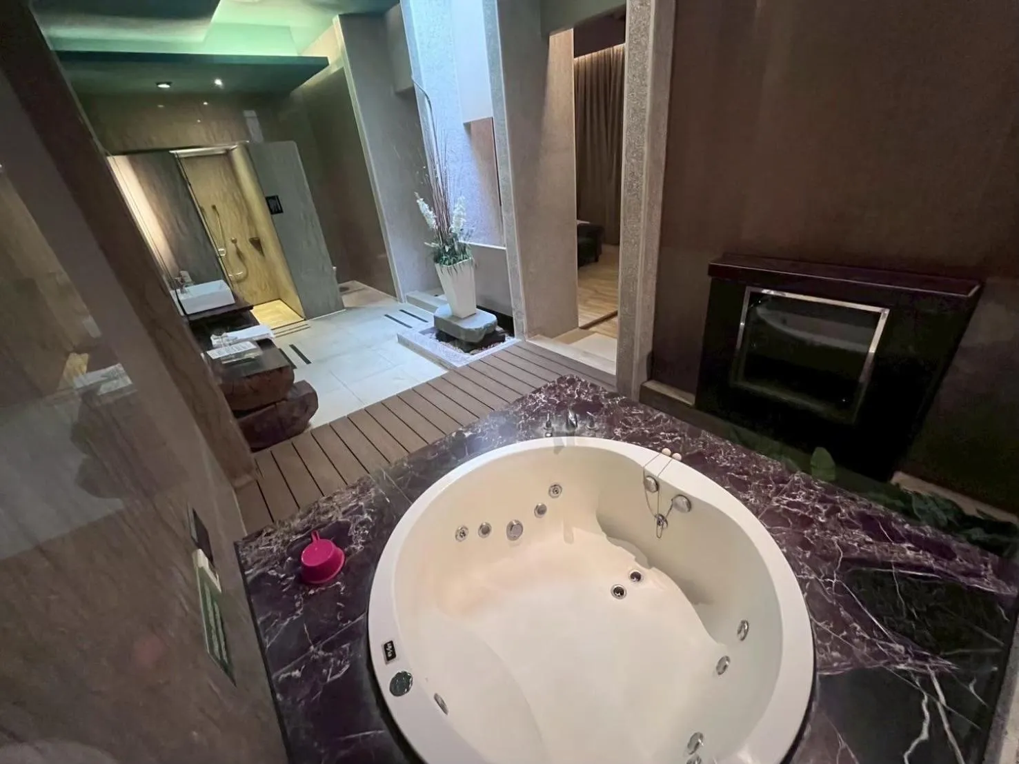 Her Home Spa Motel Chiayi