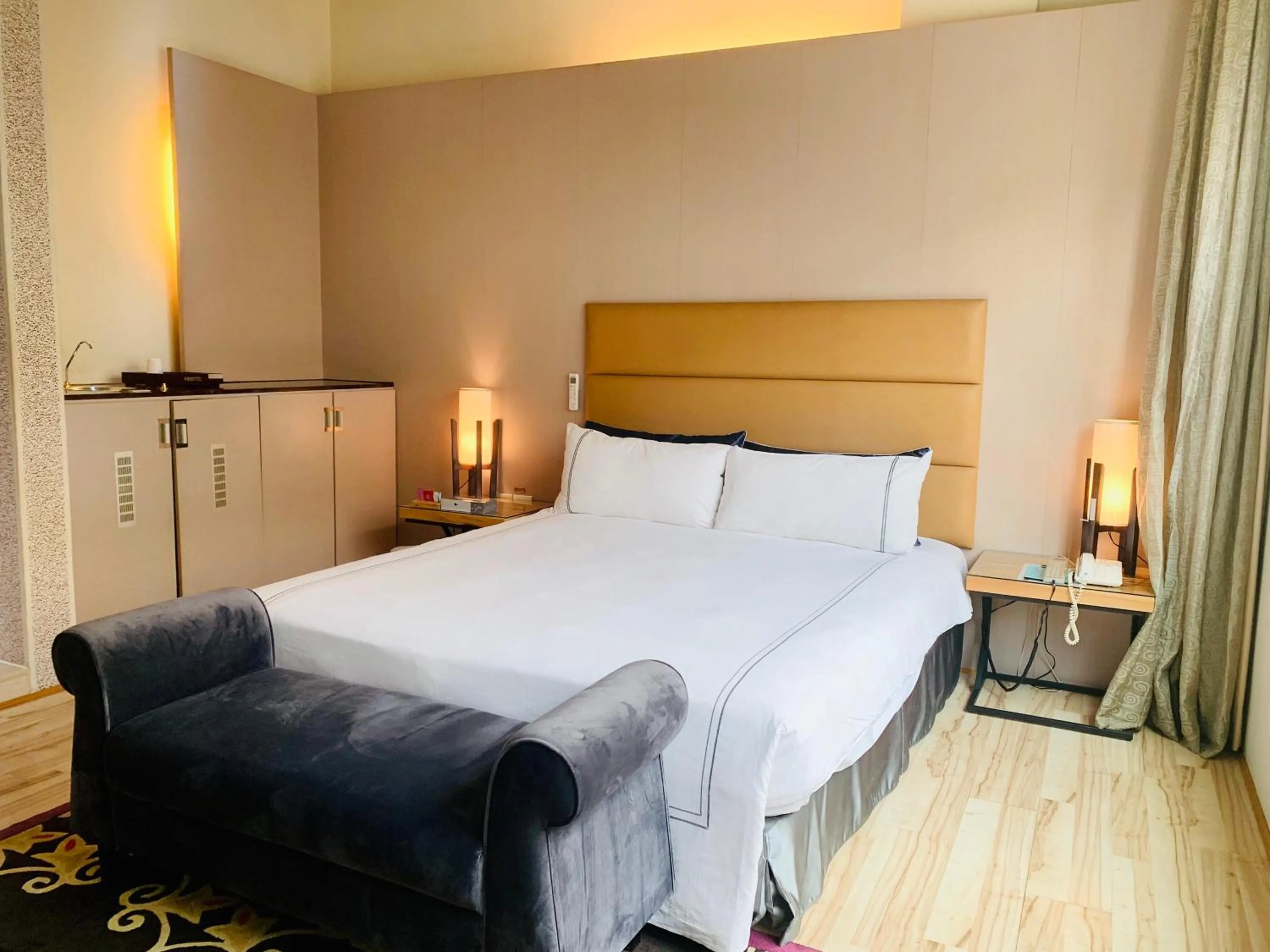 Bed in Her Home Spa Motel Chiayi