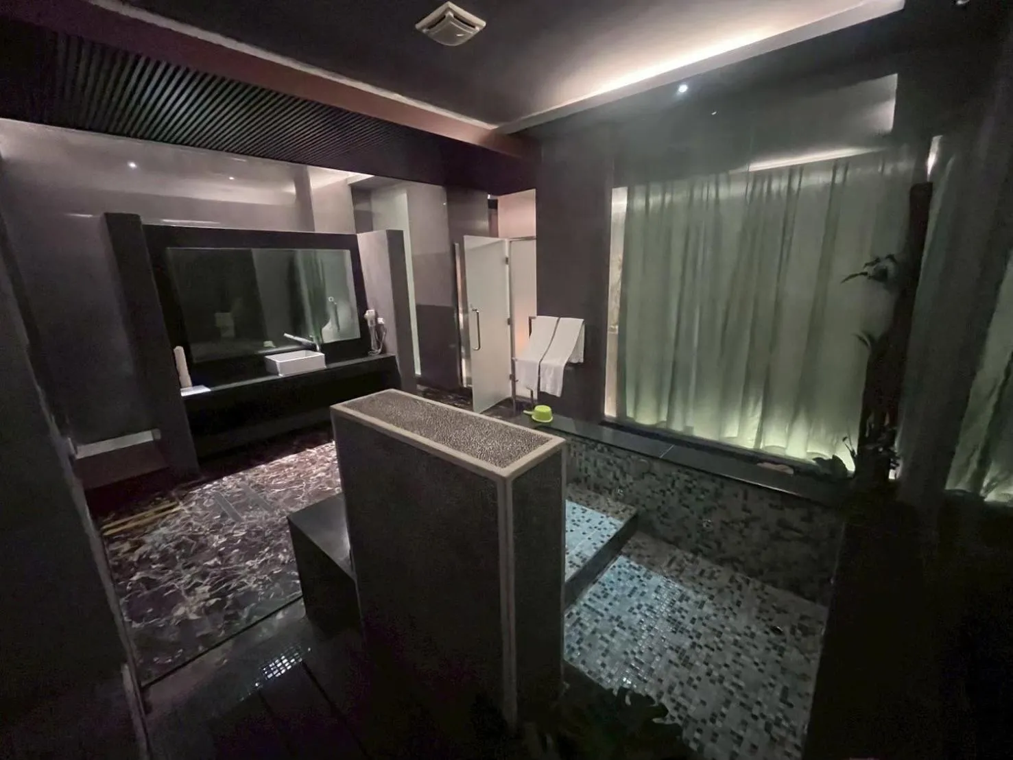 Her Home Spa Motel Chiayi