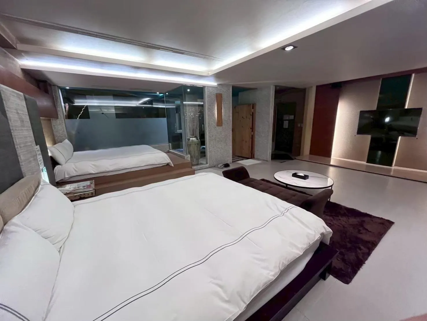 Bed in Her Home Spa Motel Chiayi