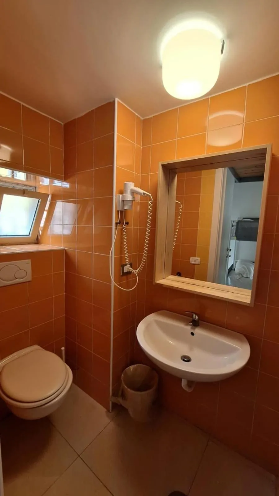 Bathroom in La Controra Hostel Naples