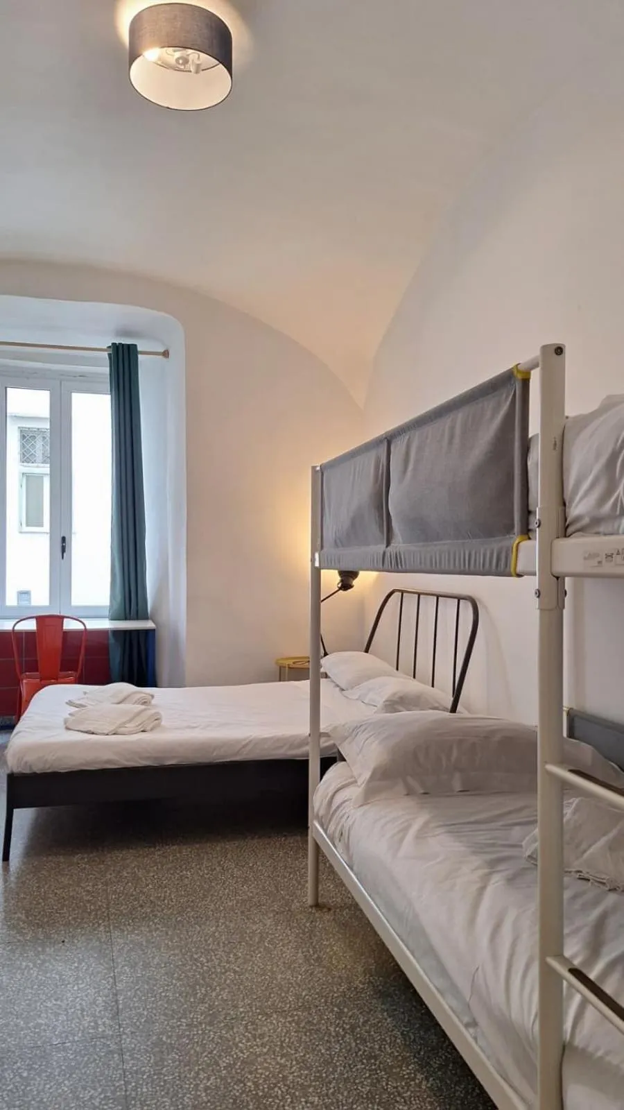 Bed in La Controra Hostel Naples