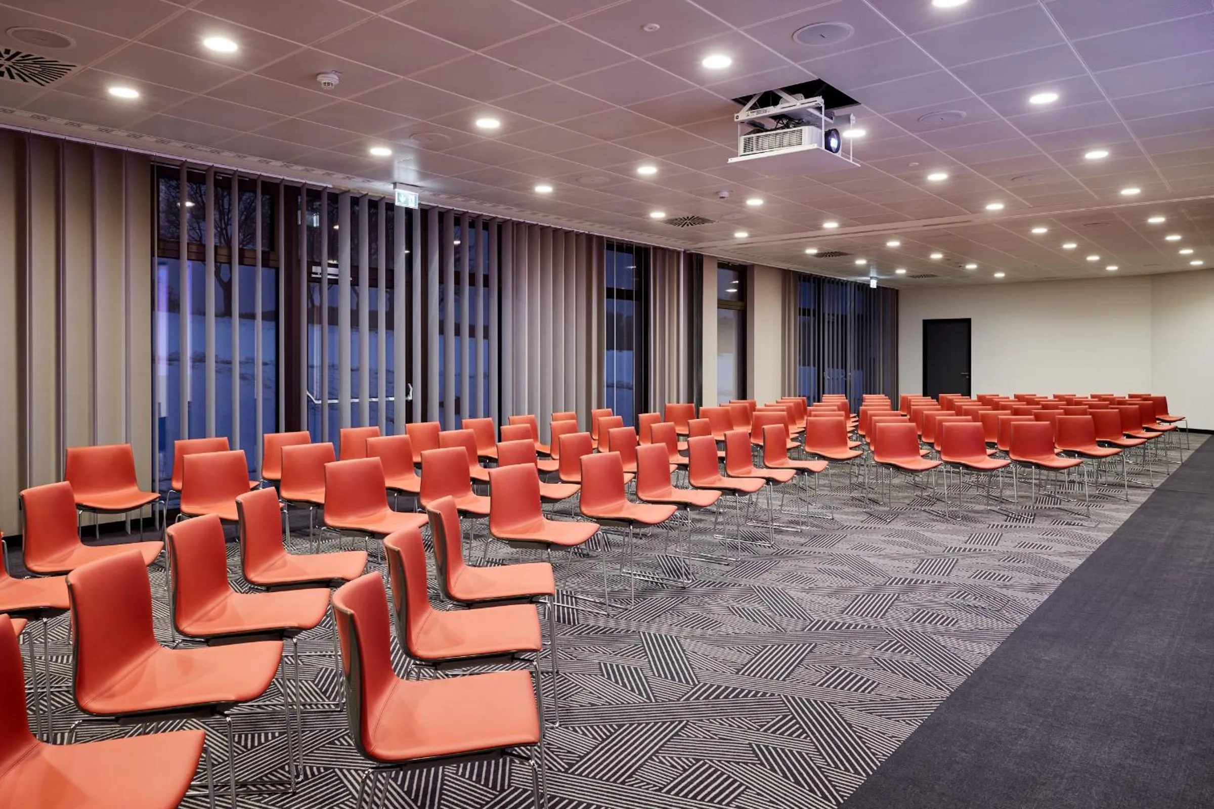 Business facilities in LEGERE HOTEL Wiesbaden-Taunusstein