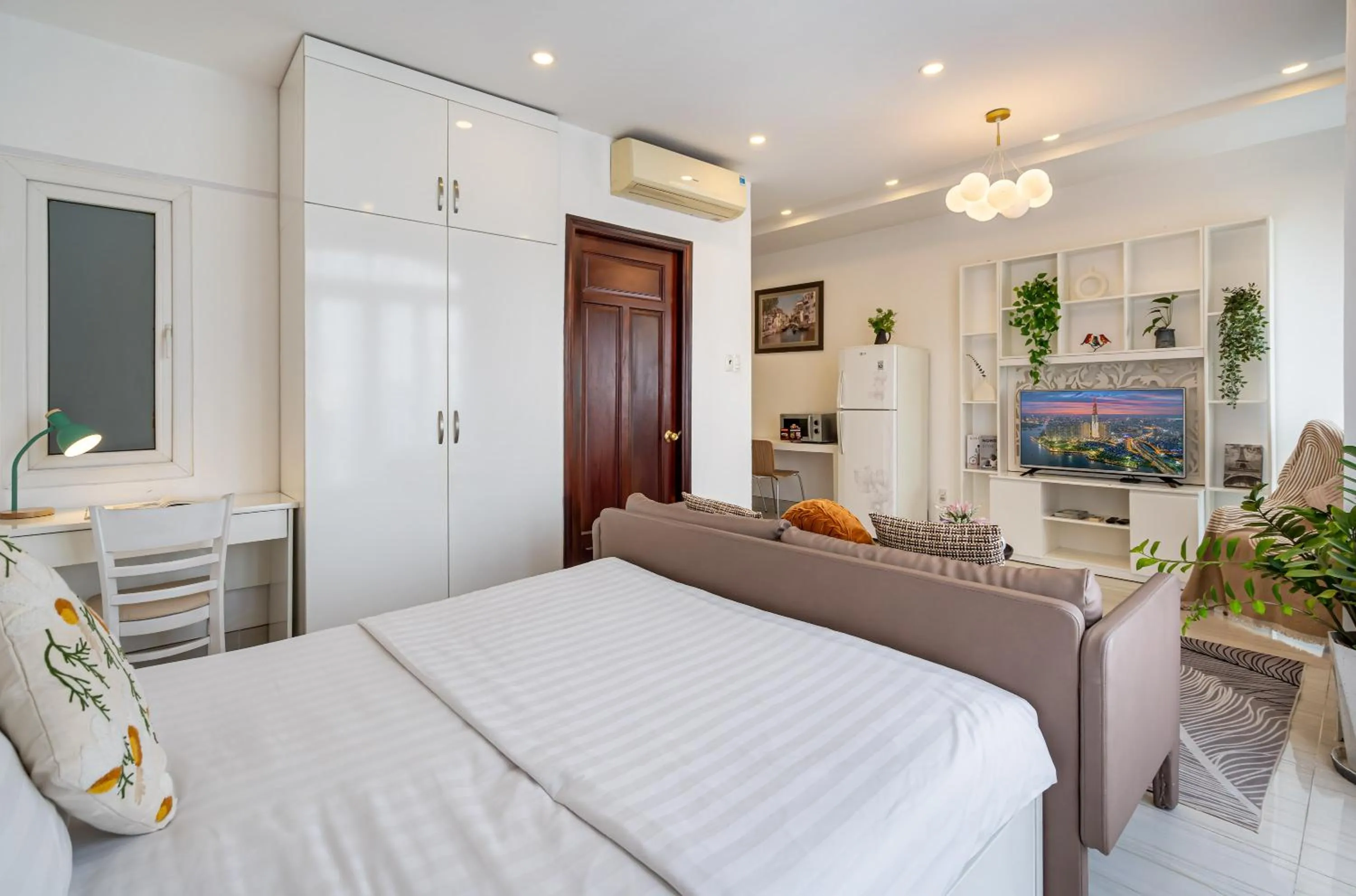 TV and multimedia, Bed in Grace Apartment - HCM