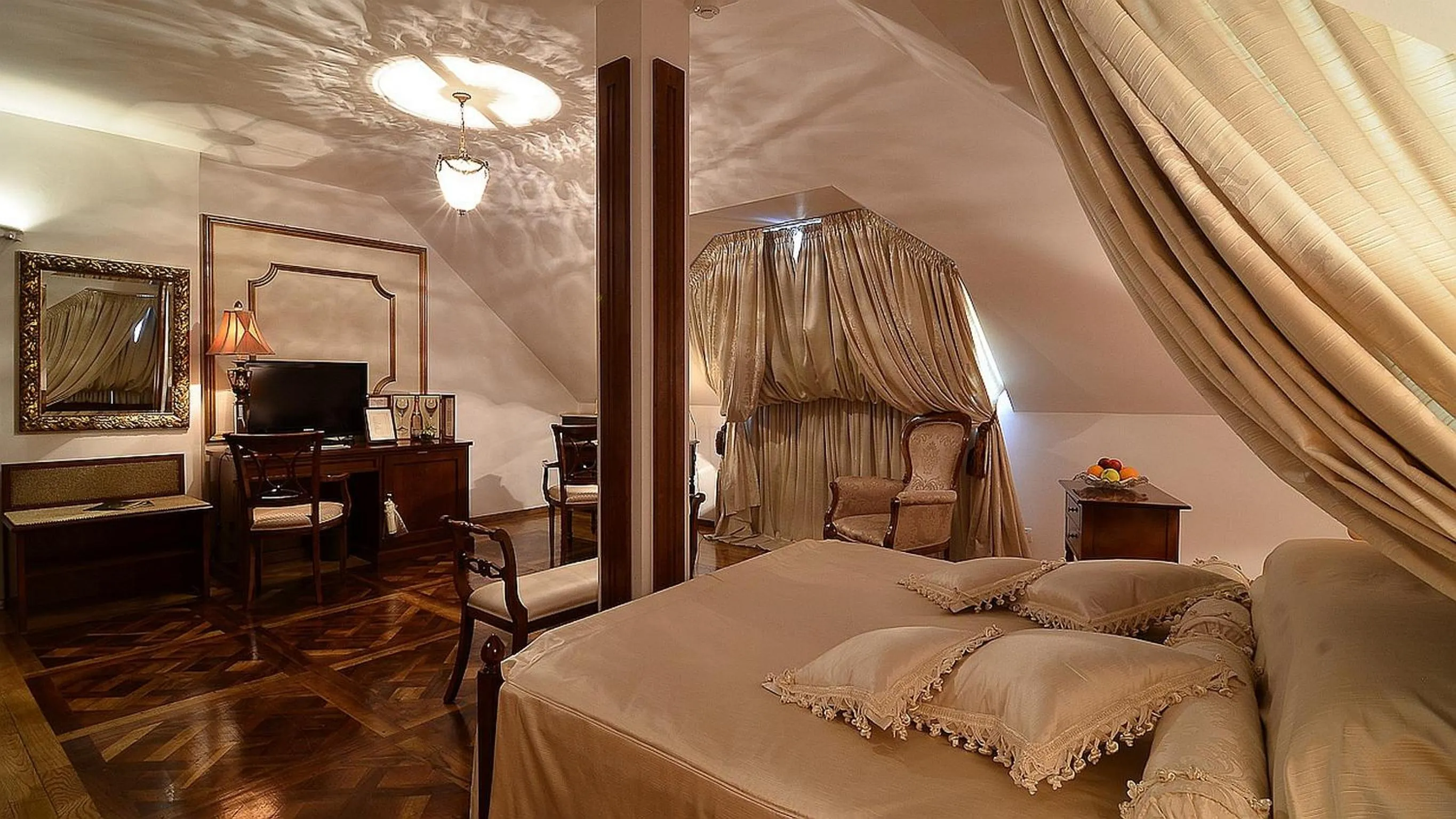 Photo of the whole room, Bed in Scala Boutique-Hotel