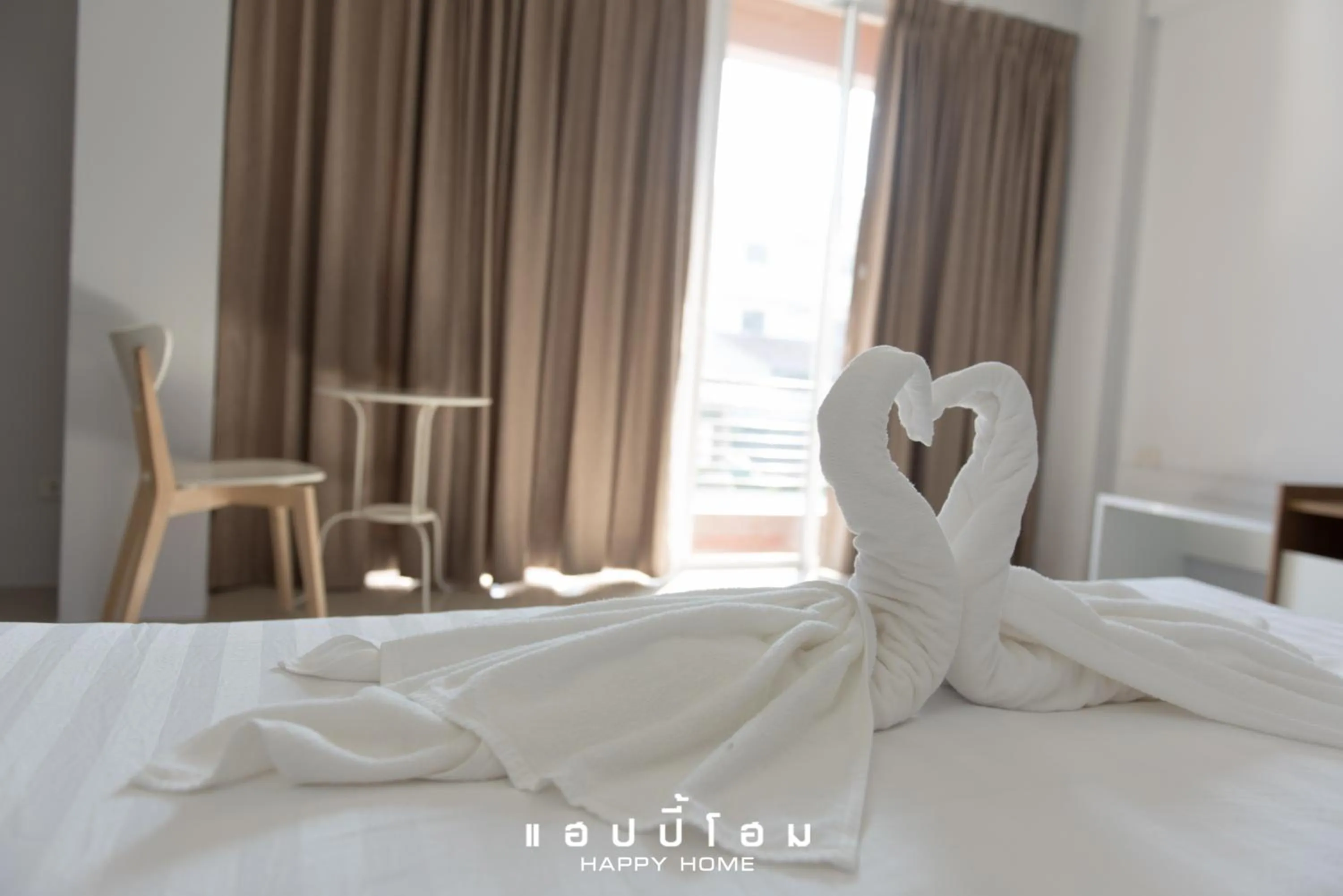 Photo of the whole room, Bed in Happy Home