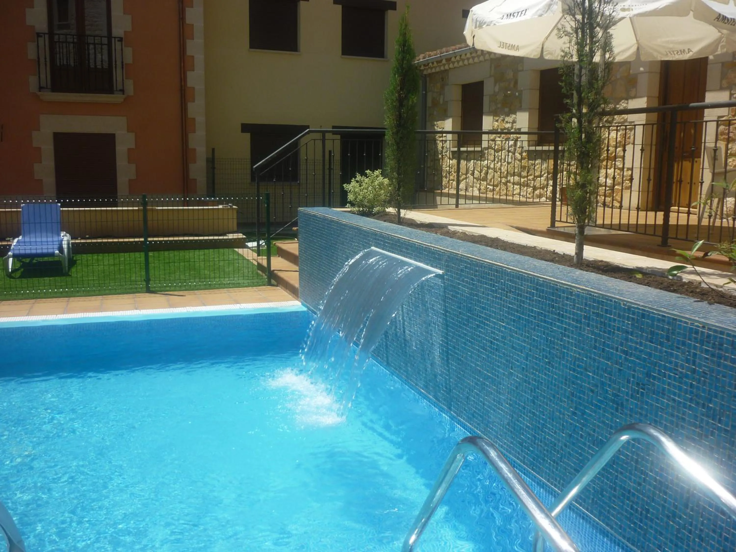 Swimming pool in Hotel Santo Domingo de Silos