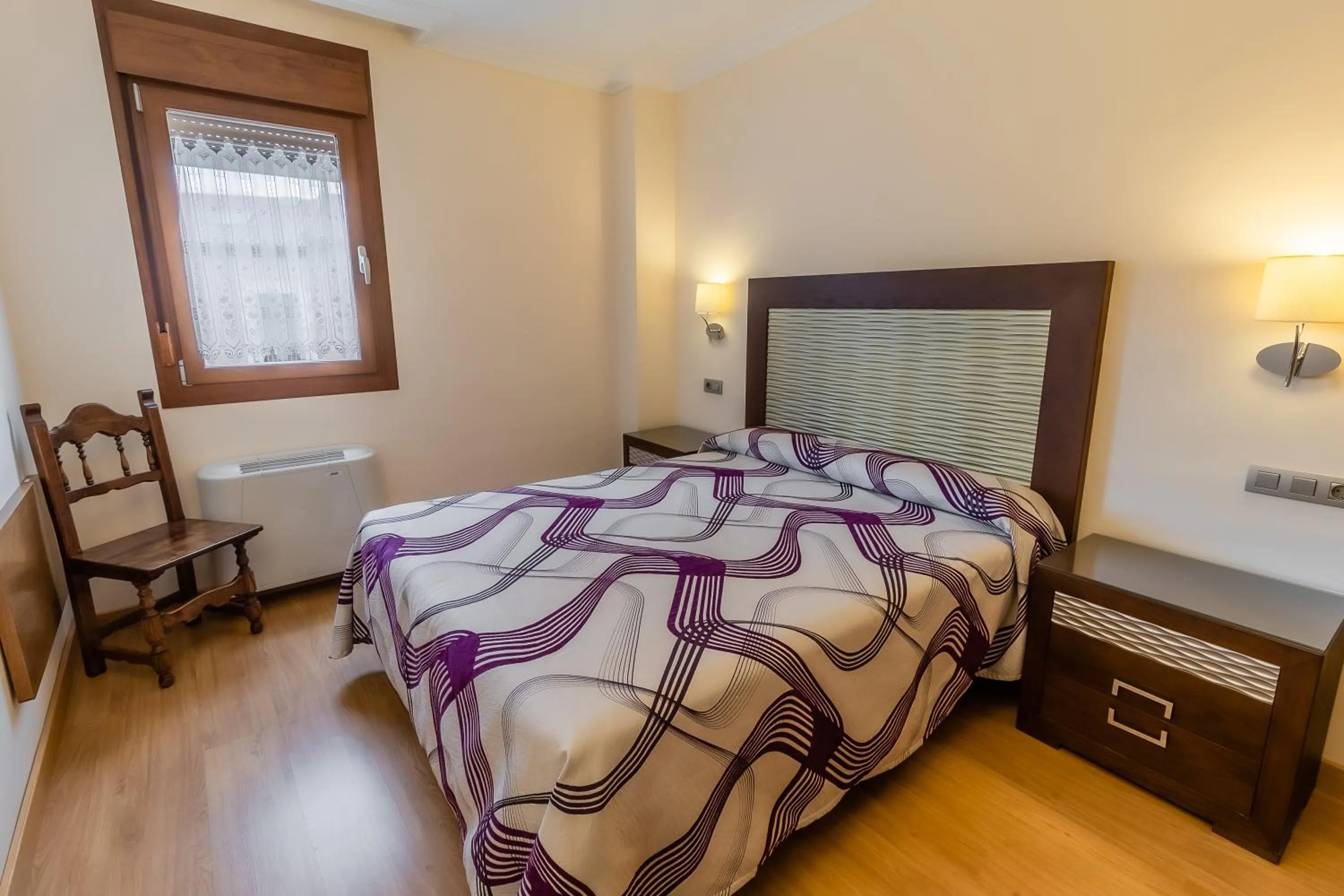 Bedroom, Bed in Hotel Santo Domingo de Silos