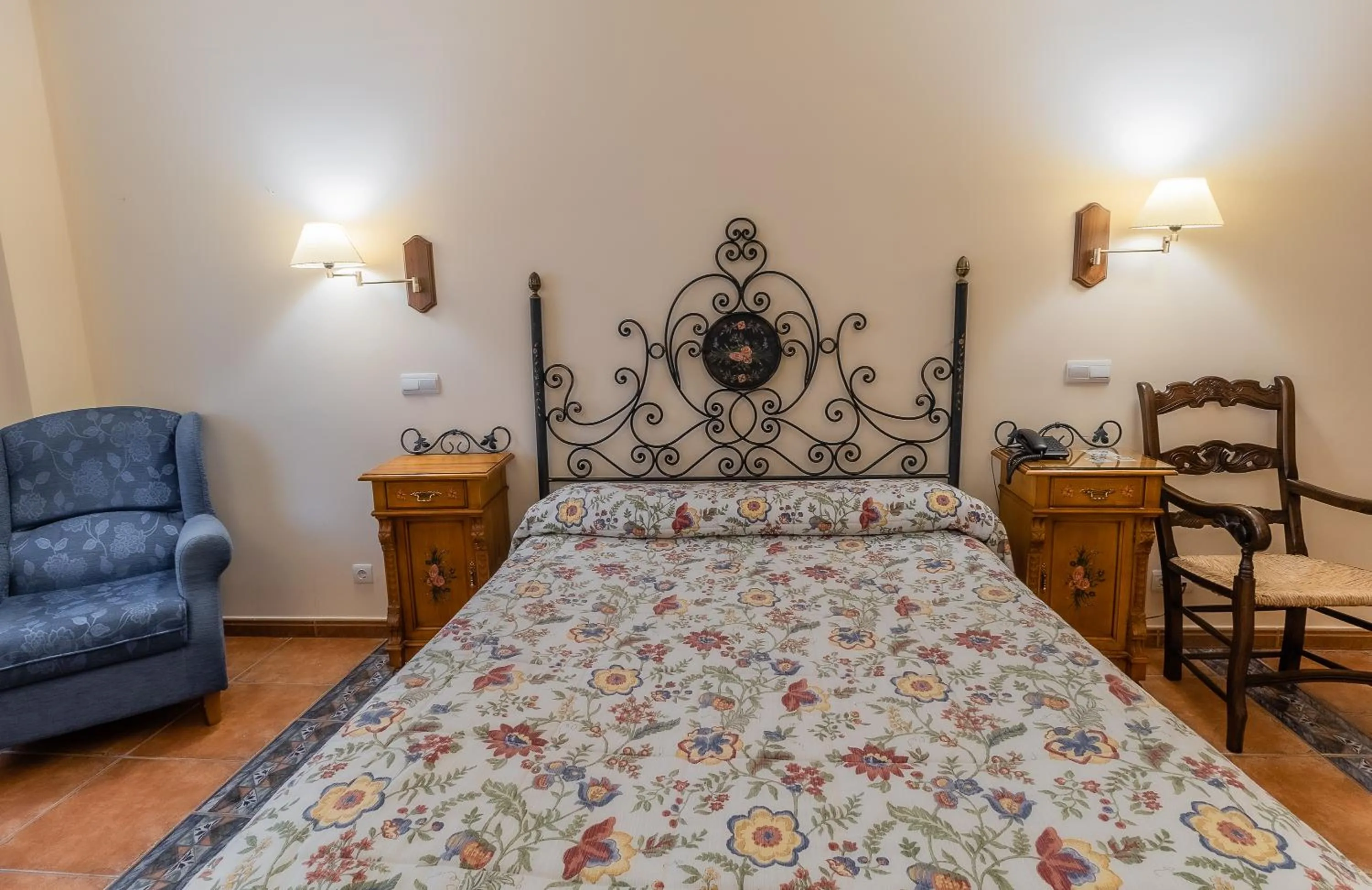 Bedroom, Bed in Hotel Santo Domingo de Silos