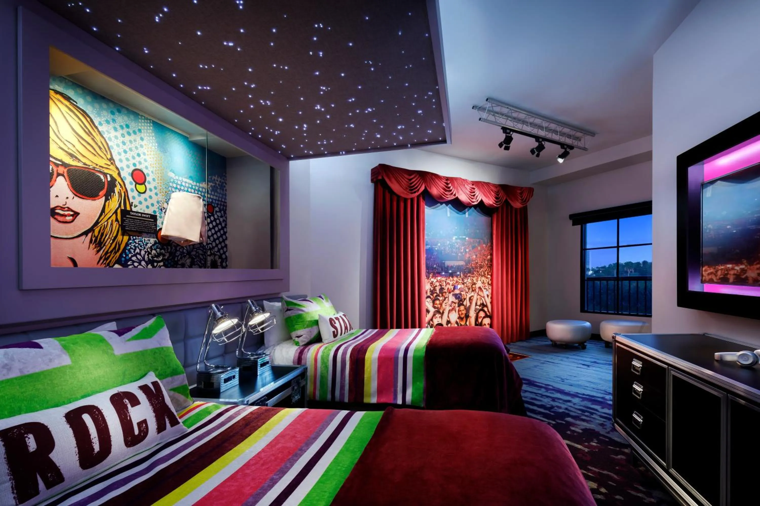 Bedroom, Bed in Universal's Hard Rock Hotel®