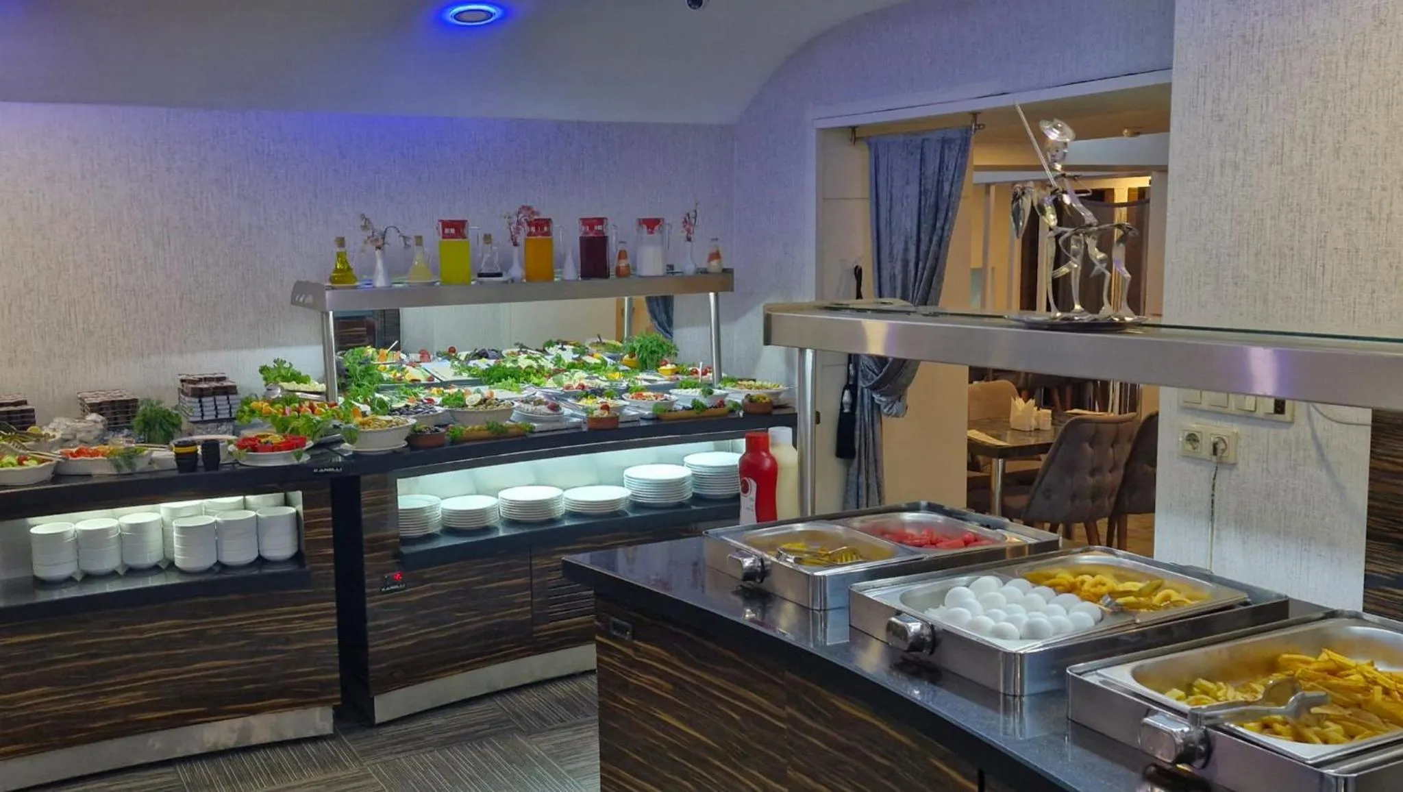 Buffet breakfast in Lioncity Hotel