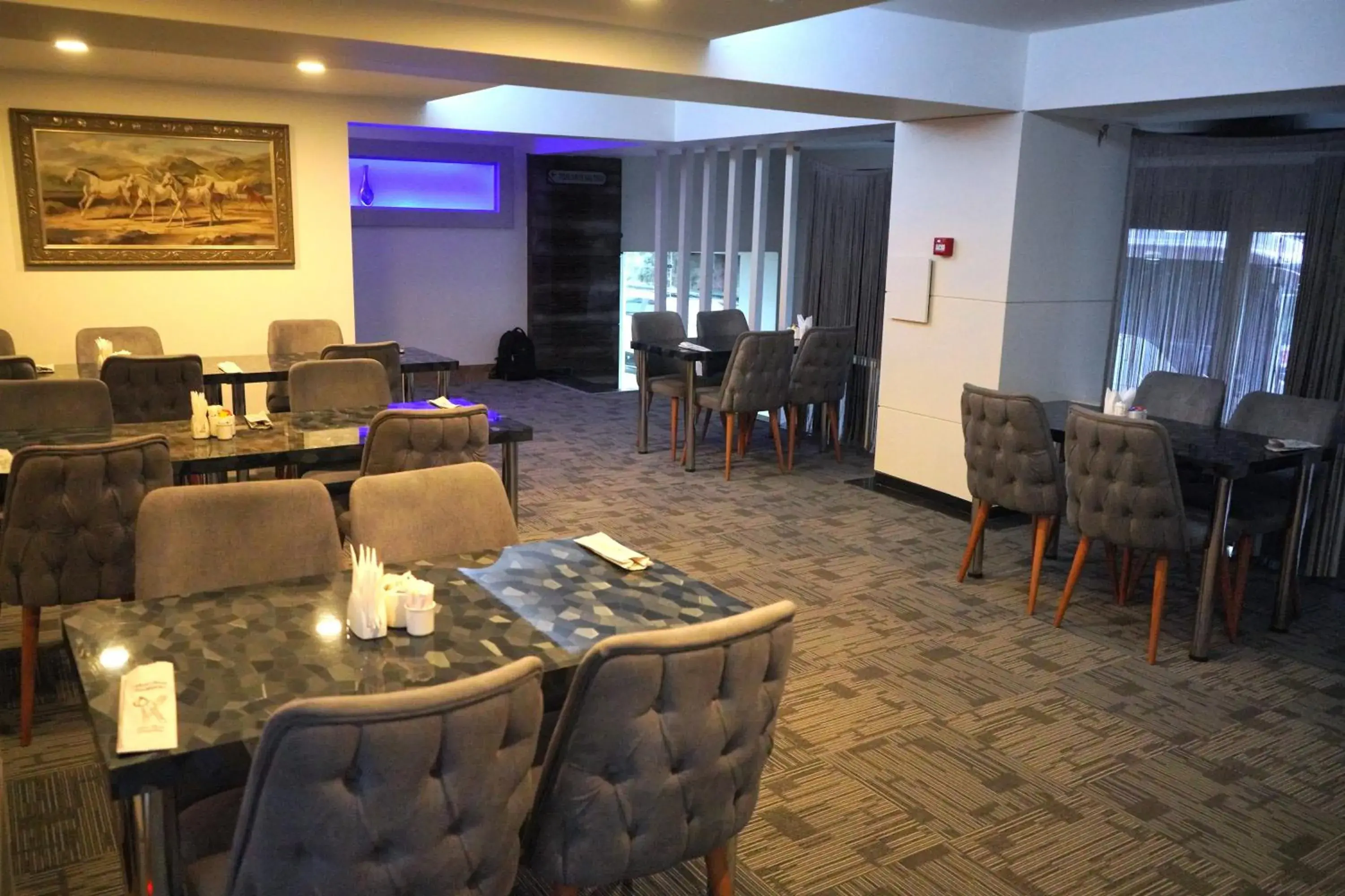 Restaurant/places to eat in Lioncity Hotel Restaurant/places to eat in Lioncity Hotel