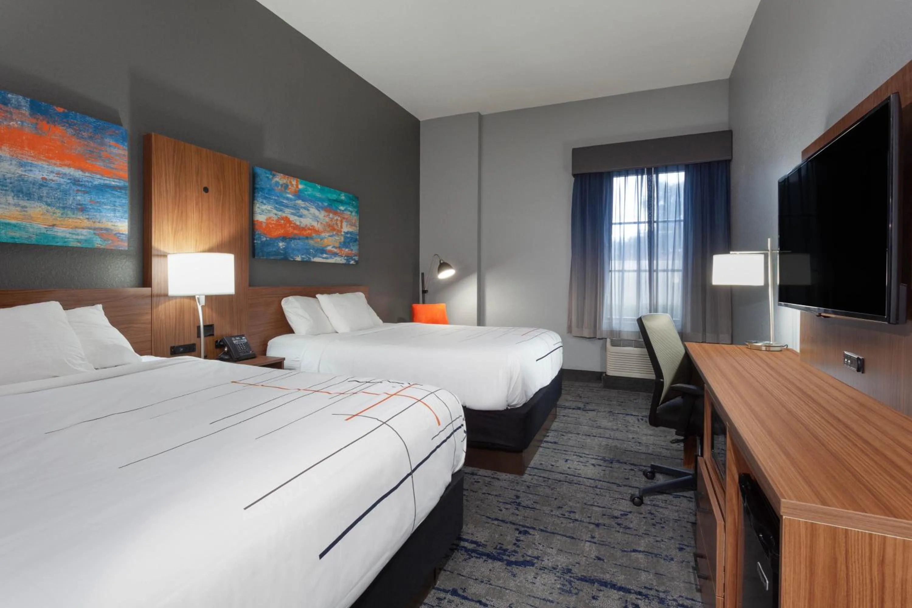 Bed in La Quinta by Wyndham St. Petersburg Northeast *Newly Renovated