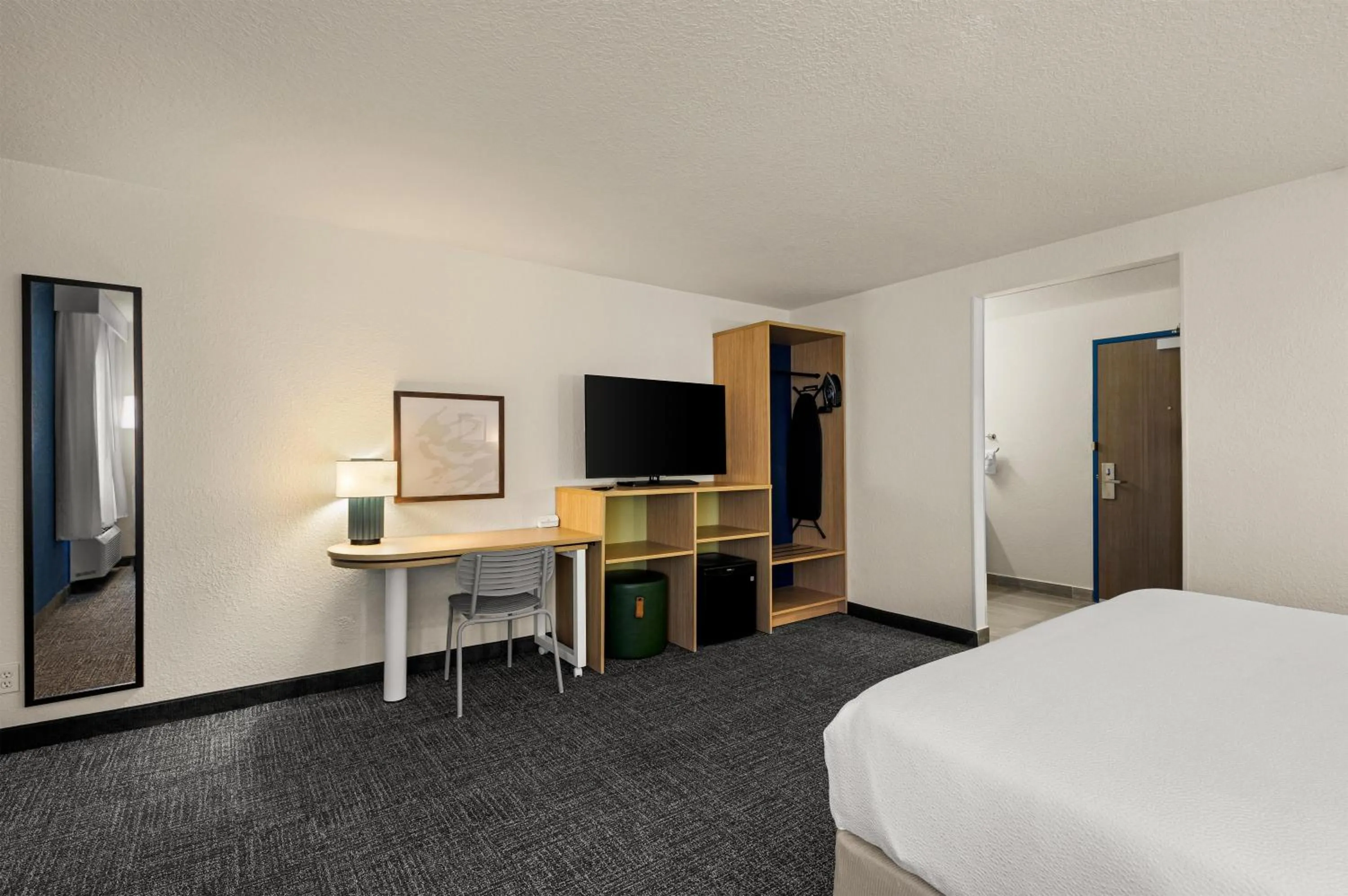 Bedroom, Bed in Spark By Hilton Fort Wayne