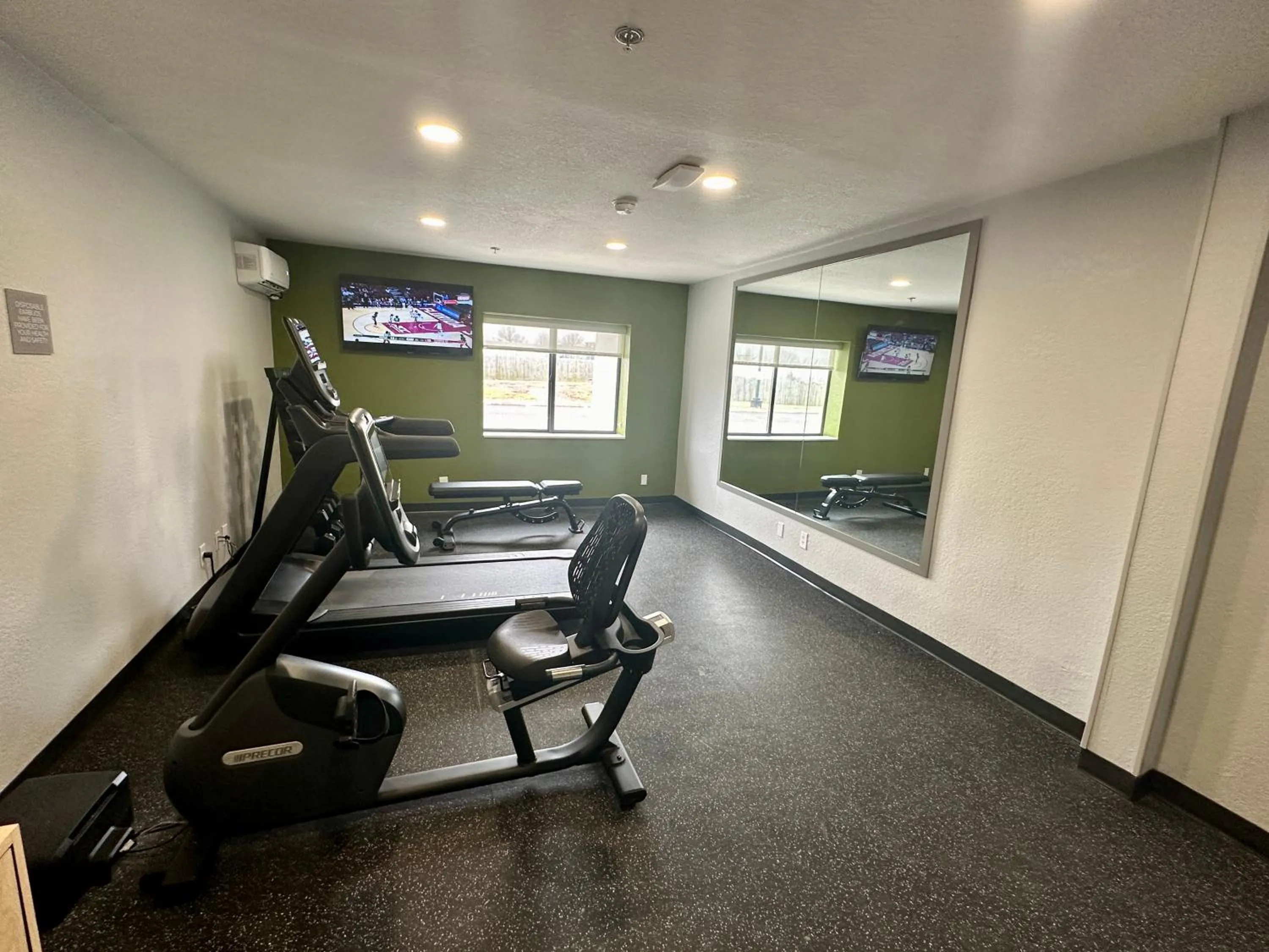 Fitness centre/facilities in Spark By Hilton Fort Wayne