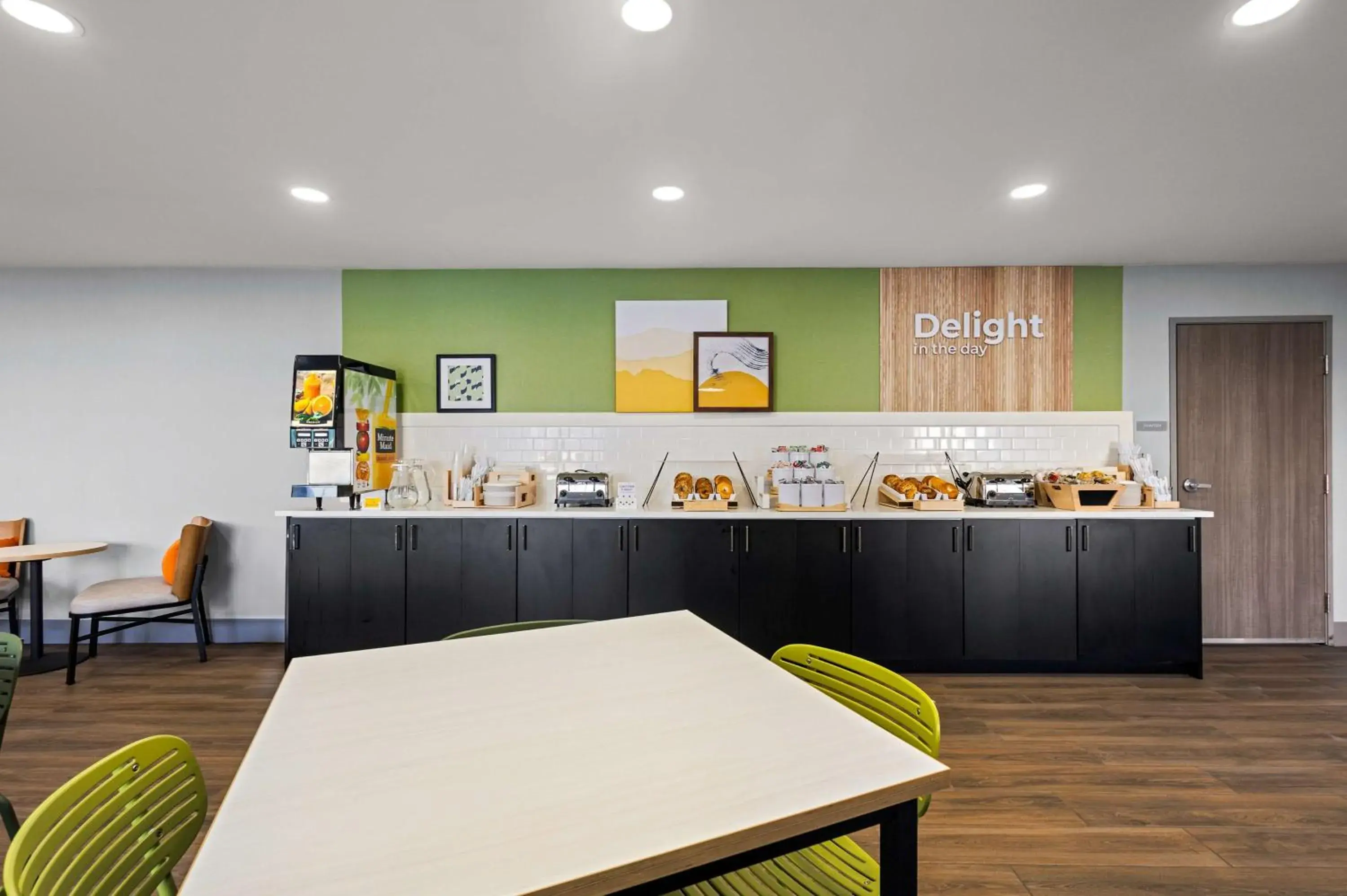 Breakfast in Spark By Hilton Fort Wayne Breakfast in Spark By Hilton Fort Wayne