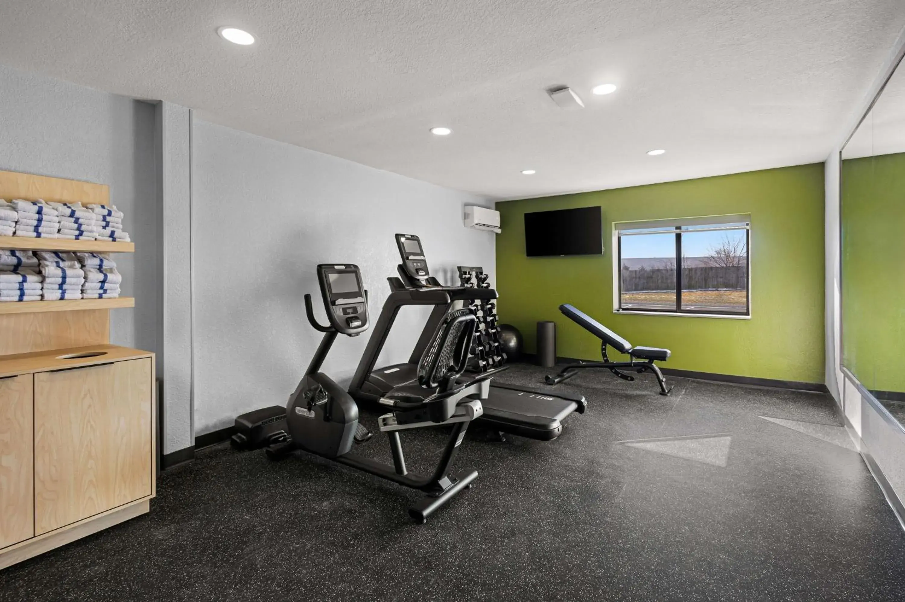 Fitness centre/facilities in Spark By Hilton Fort Wayne Fitness centre/facilities in Spark By Hilton Fort Wayne
